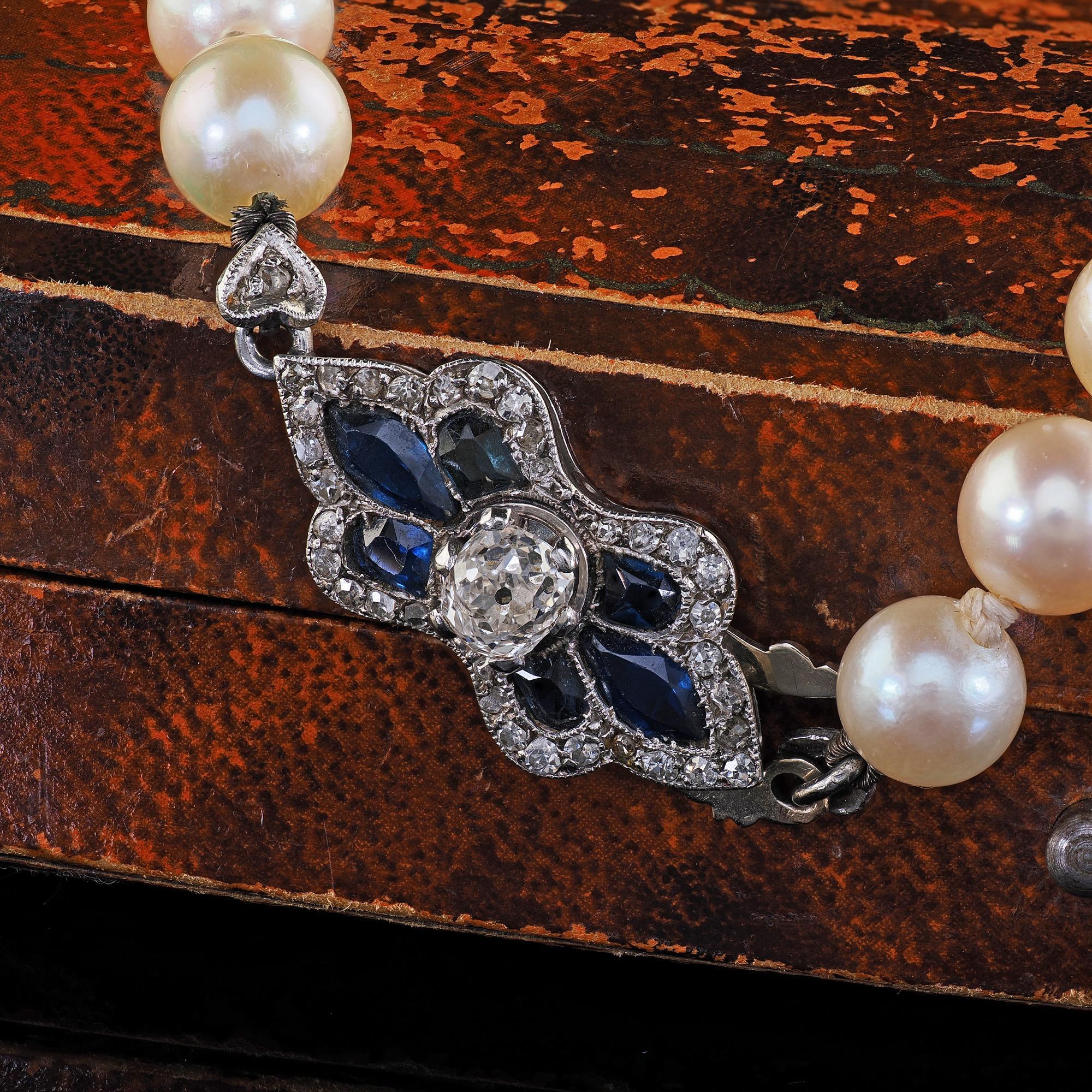 Donna Collana antica Art Deco in platino e oro 18 carati con diamanti Old Mine e zaffiri e perle in vendita