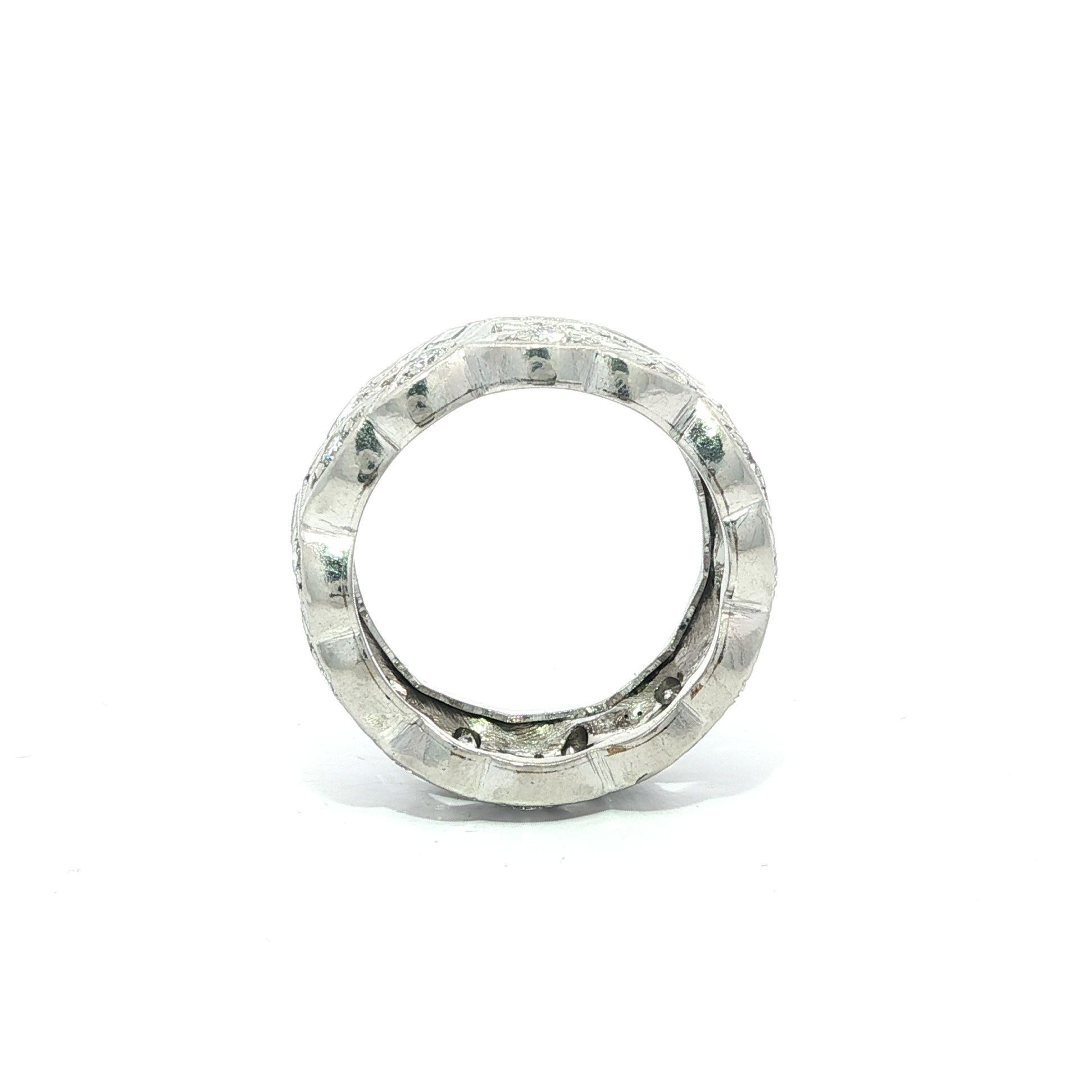 Anello a fascia larga eternità in platino antico Art Deco 1ctw Baguette e diamante singolo In condizioni buone in vendita a Montclair, NJ