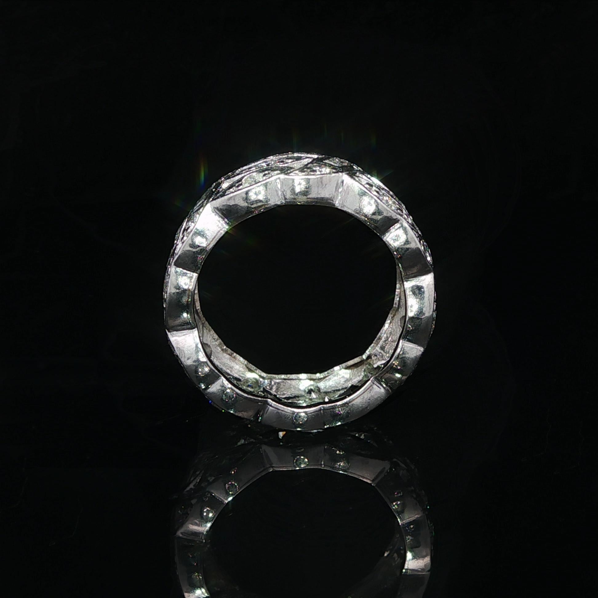 Anello a fascia larga eternità in platino antico Art Deco 1ctw Baguette e diamante singolo in vendita 1