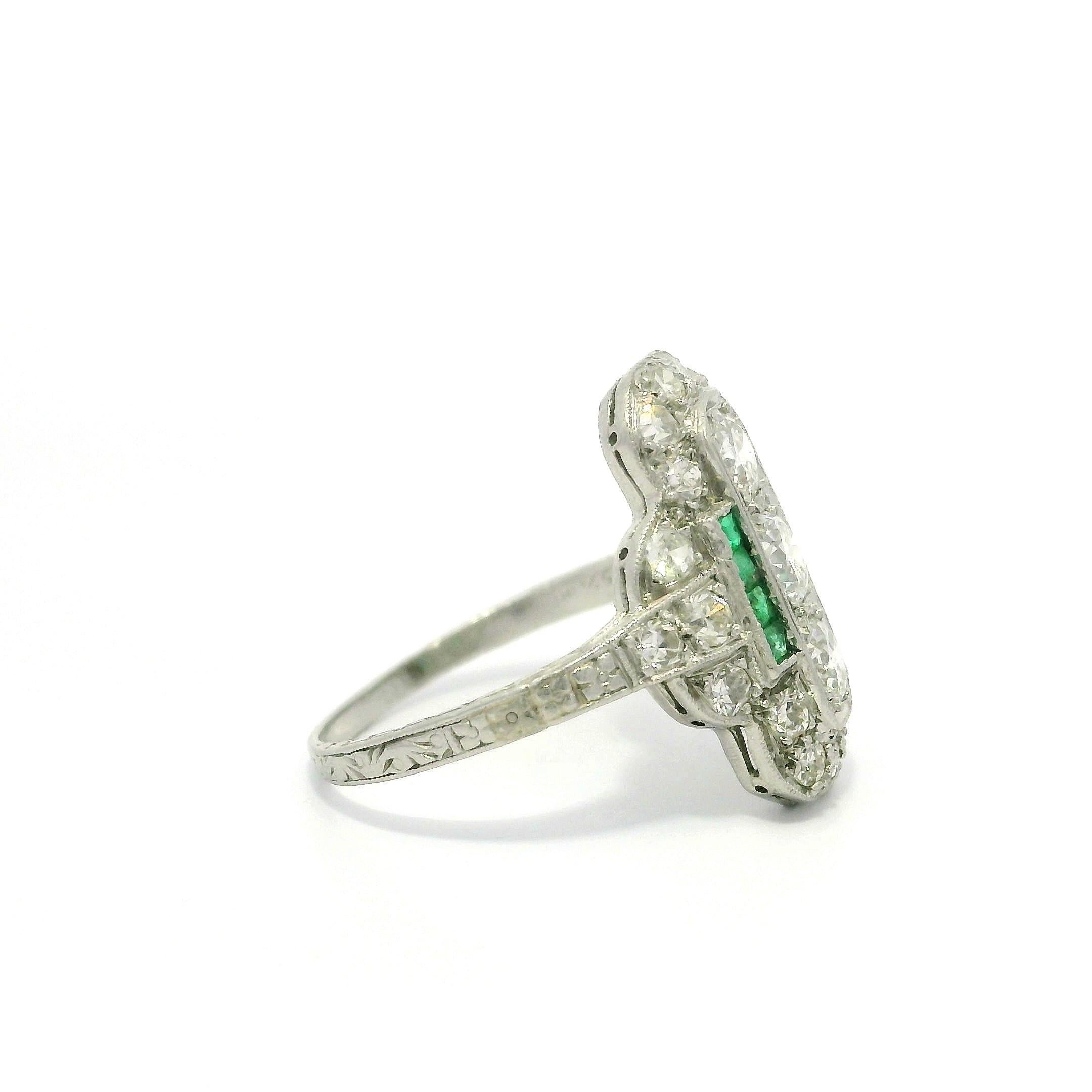 Antique Art Deco Platinum 1ctw Old Cut Diamond & Emerald Dinner Ring en vente 5