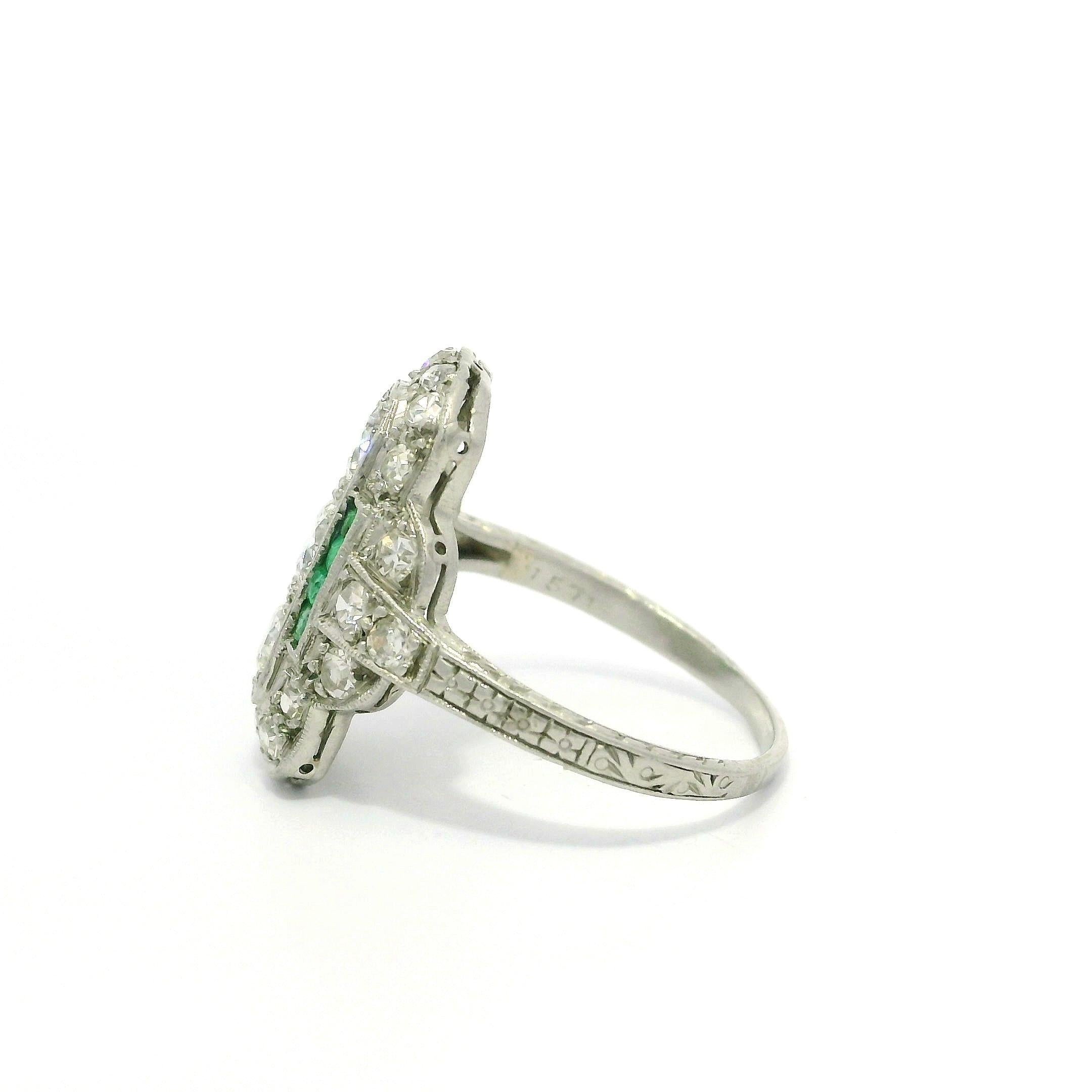 Antique Art Deco Platinum 1ctw Old Cut Diamond & Emerald Dinner Ring en vente 7