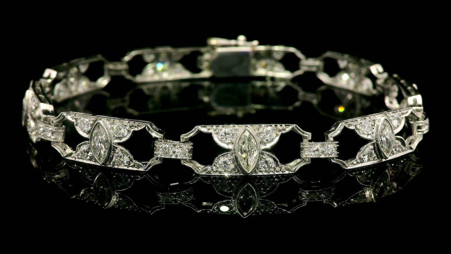 Antiguo Art Decó Platino 3.20ctw Corte Antiguo Diamante Marquesa Pulsera Abierta Corte europeo antiguo en venta