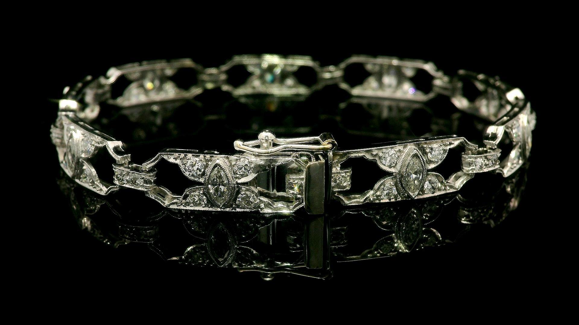 De las mujeres Antiguo Art Decó Platino 3.20ctw Corte Antiguo Diamante Marquesa Pulsera Abierta en venta