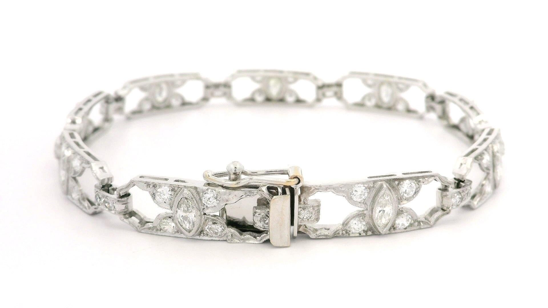 Antiguo Art Decó Platino 3.20ctw Corte Antiguo Diamante Marquesa Pulsera Abierta en venta 4
