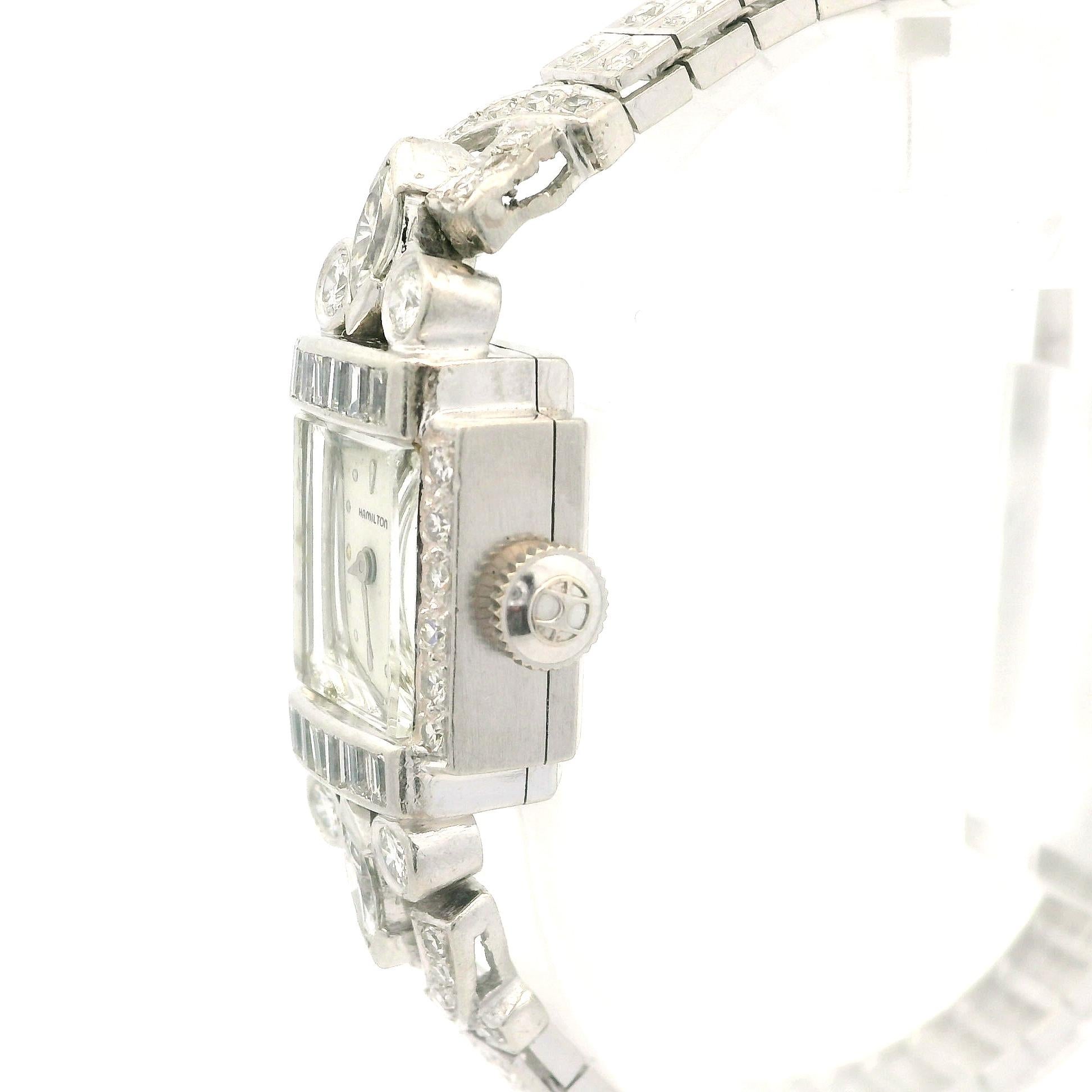 Antiguo Art Decó Platino 3.72ctw Antiguo Diamante Fantasía Reloj Pulsera Corte baguette en venta