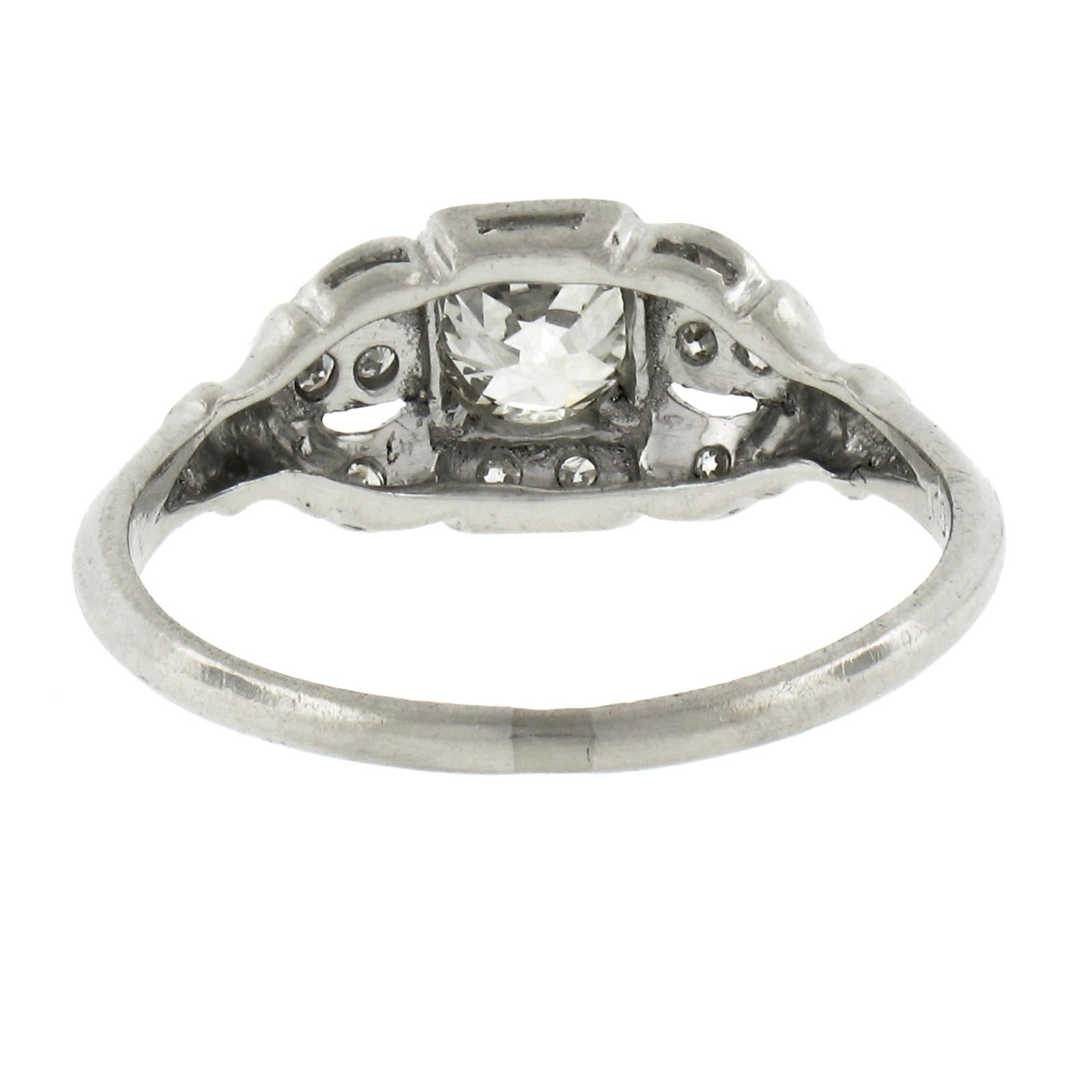 Bague de fiançailles ou de promesse ancienne en platine de 0,62ctw de diamant de l'ancienne Europe Excellent état - En vente à Montclair, NJ