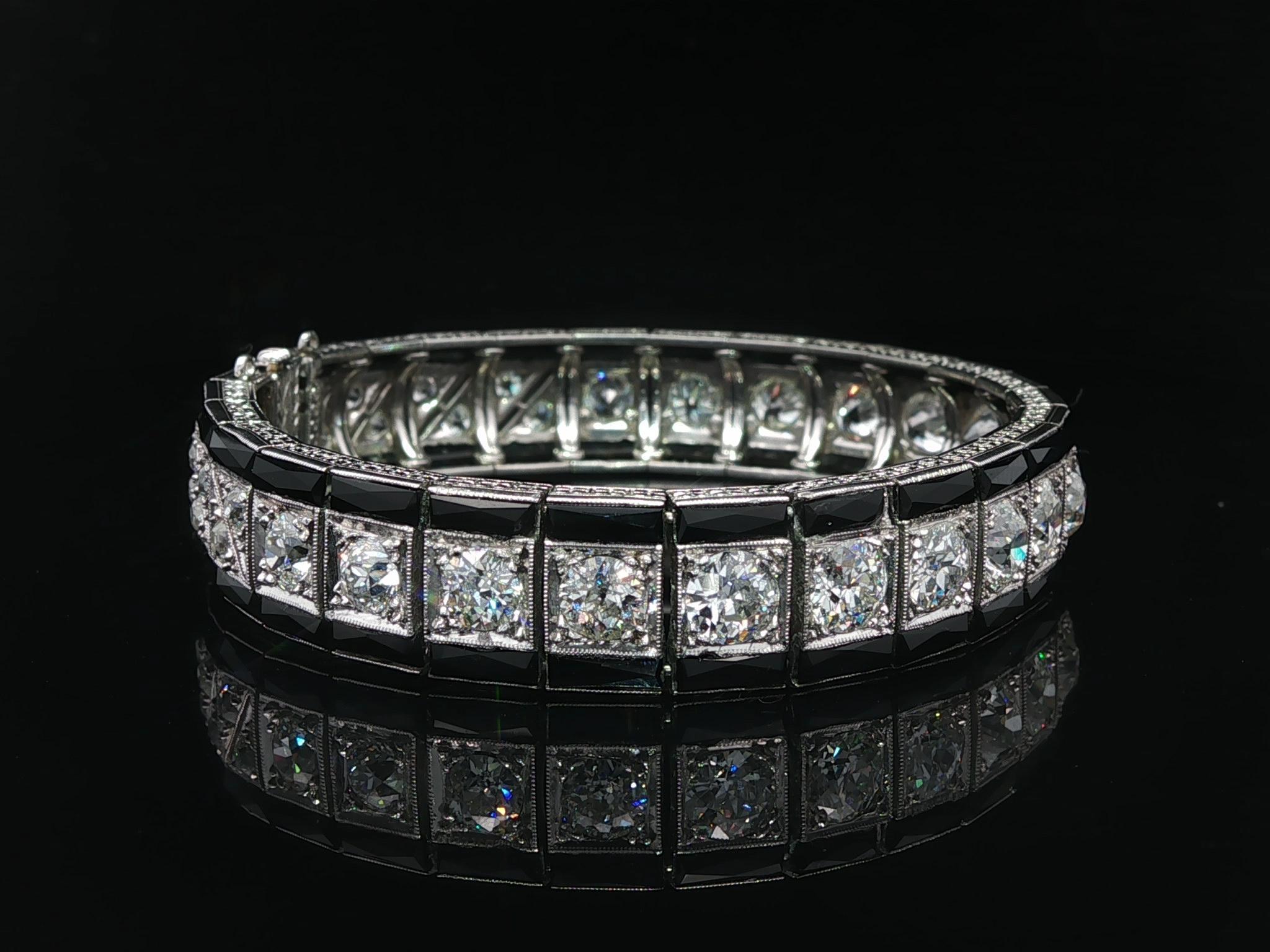 Antique Art Deco Platinum 8ctw Old Cut Diamond Black Onyx Engraved Line Bracelet in vendita 5