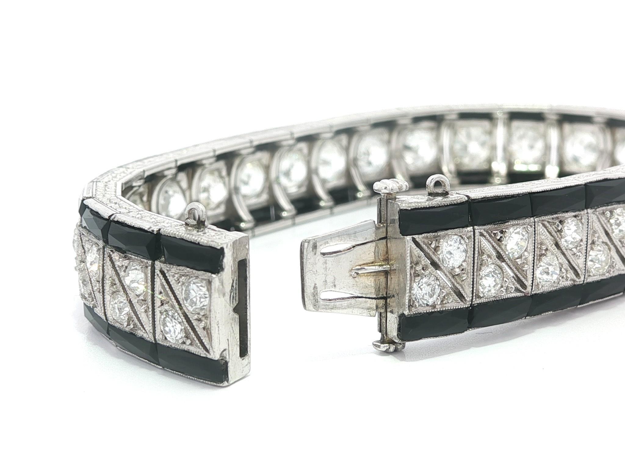 Antique Art Deco Platinum 8ctw Old Cut Diamond Black Onyx Engraved Line Bracelet in vendita 9