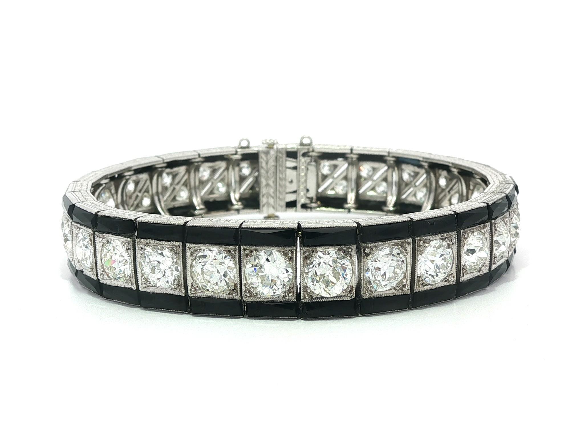 Antique Art Deco Platinum 8ctw Old Cut Diamond Black Onyx Engraved Line Bracelet in vendita 10