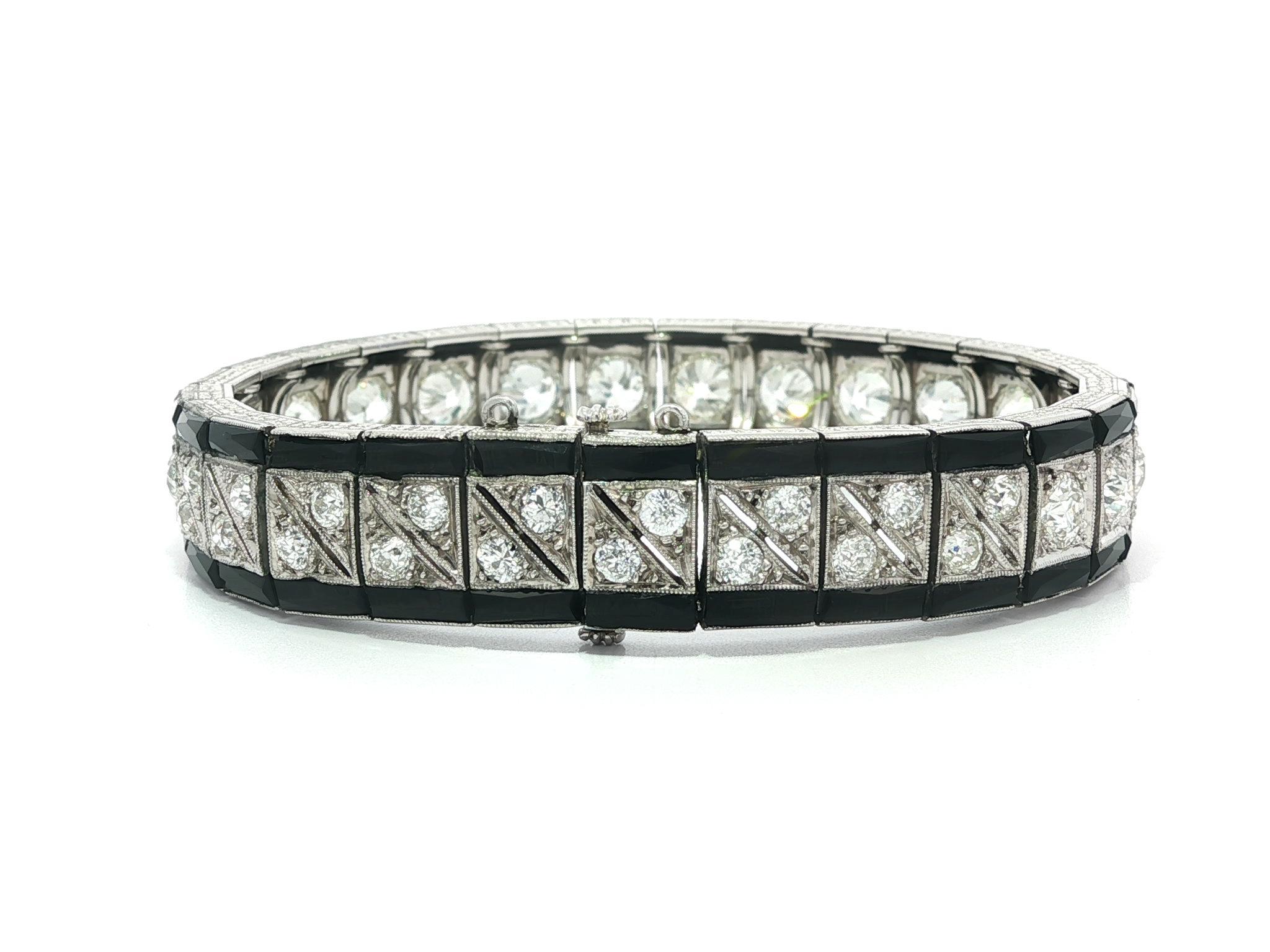 Taglio antico europeo Antique Art Deco Platinum 8ctw Old Cut Diamond Black Onyx Engraved Line Bracelet in vendita