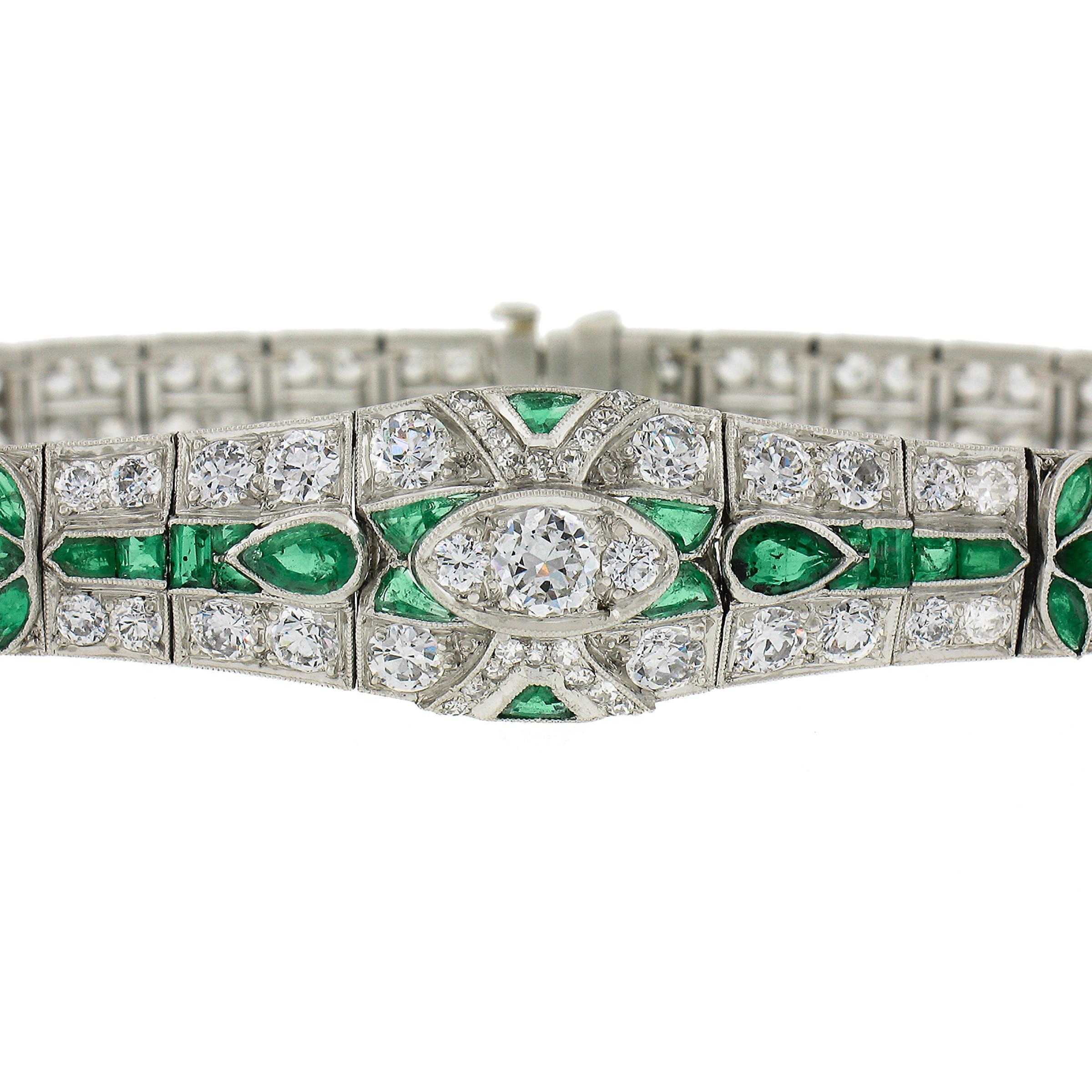 Antique Art Deco Platinum 9.5ctw Old European Diamond & Emerald Flower Bracelet In Good Condition For Sale In Montclair, NJ
