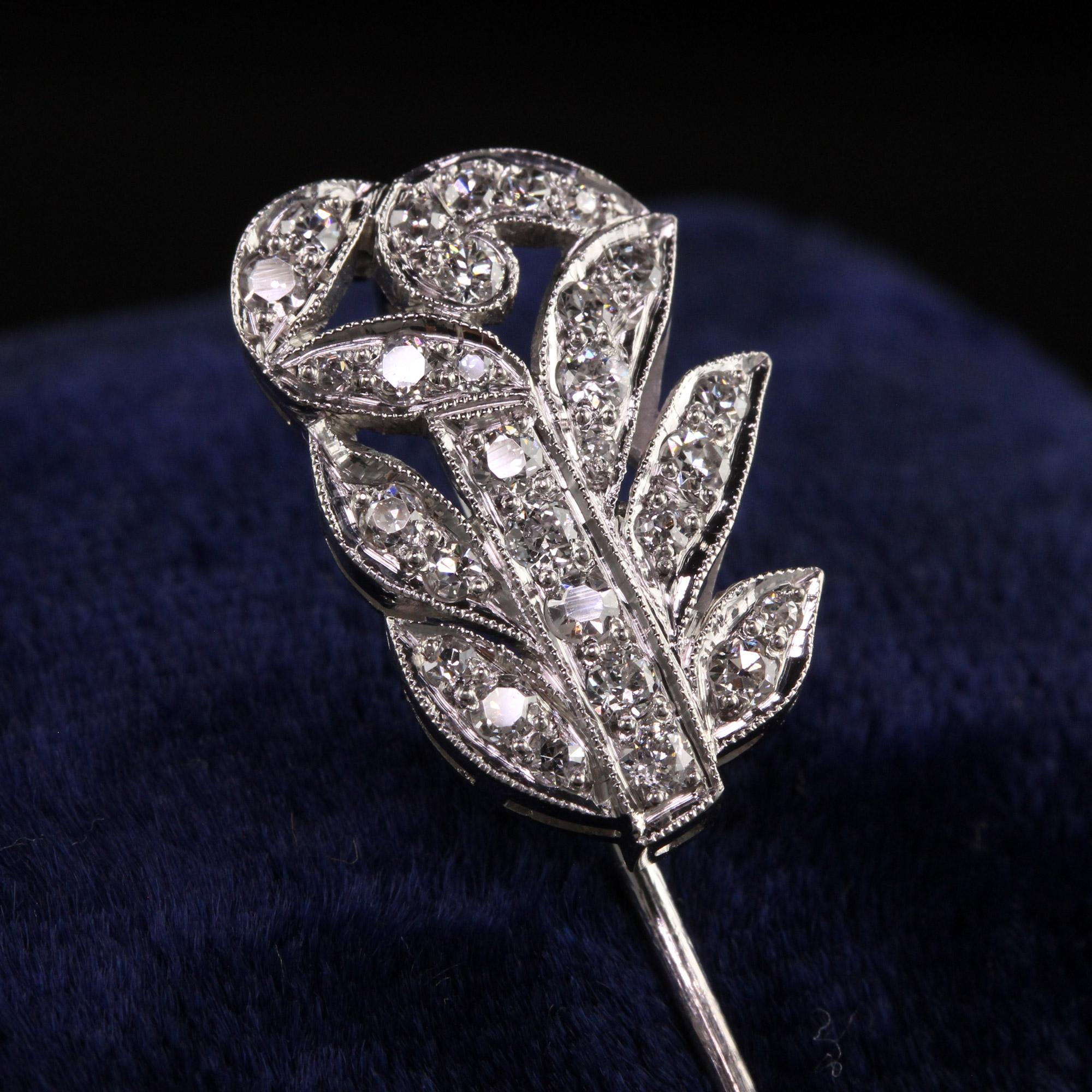 Women's or Men's Antique Art Deco Platinum and 18K White Gold Old Euro Diamond Floral Stick Pin