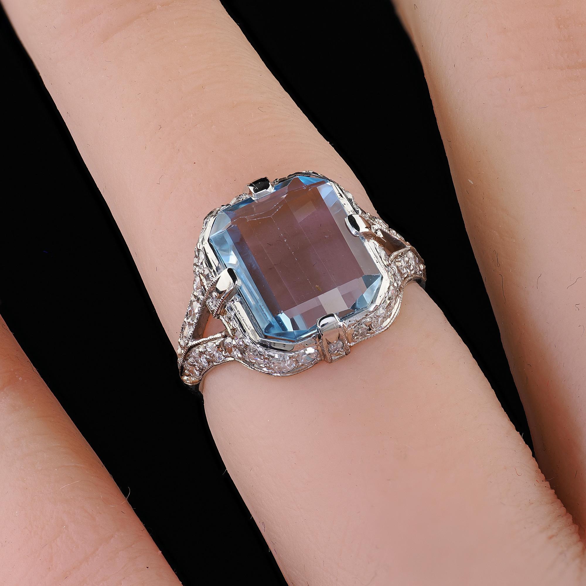 Bague Art déco ancienne en platine, aigue-marine et diamant taille ancienne en vente 5