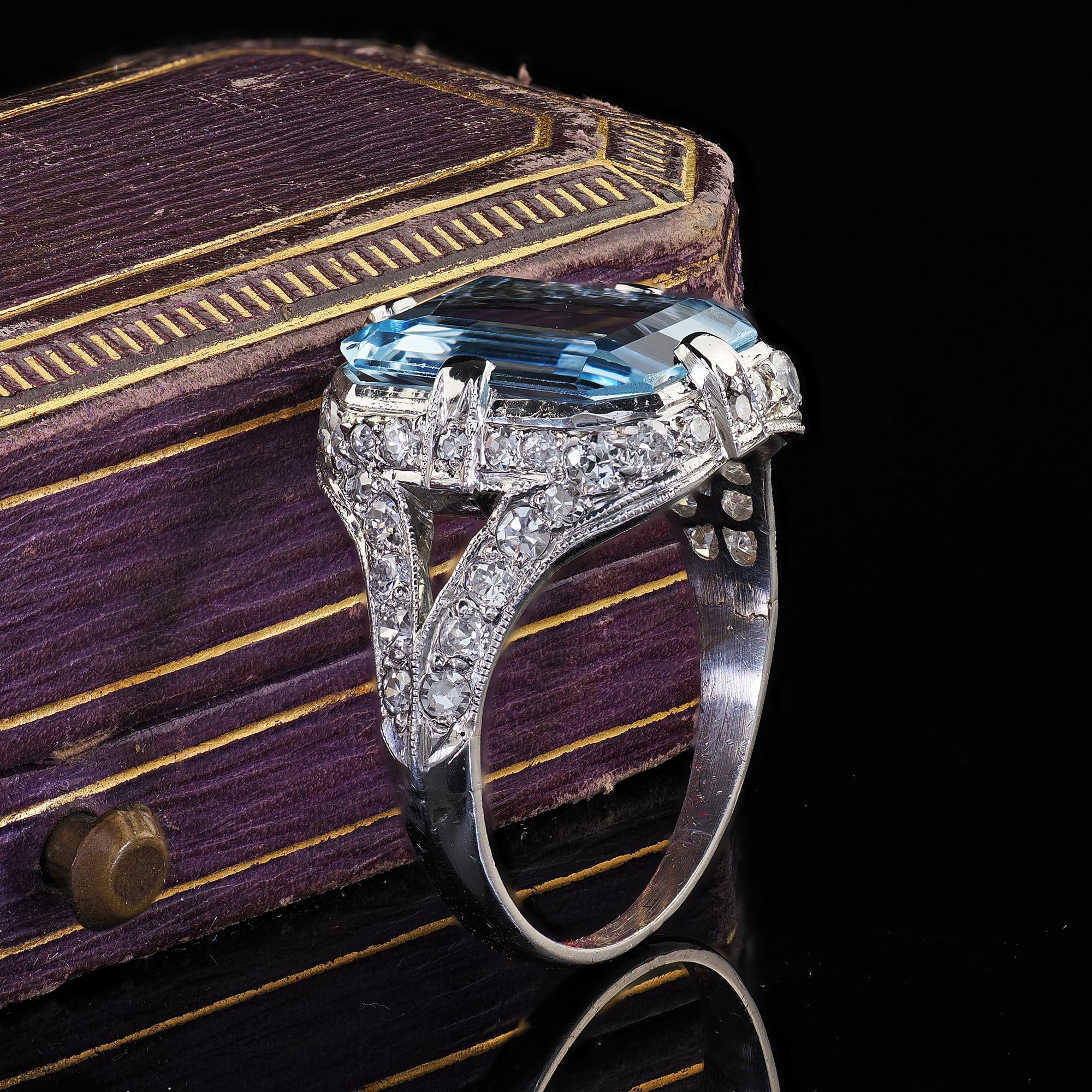 Taille mixte Bague Art déco ancienne en platine, aigue-marine et diamant taille ancienne en vente