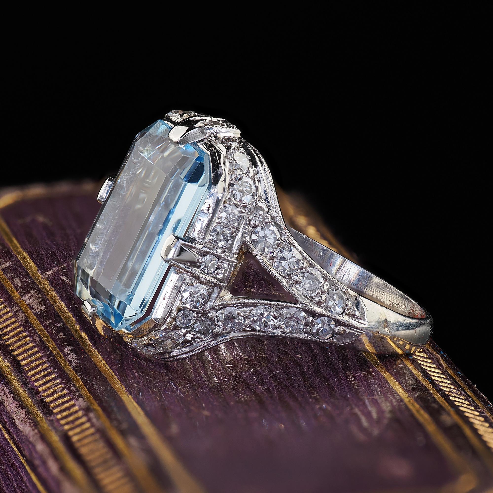 Bague Art déco ancienne en platine, aigue-marine et diamant taille ancienne en vente 1
