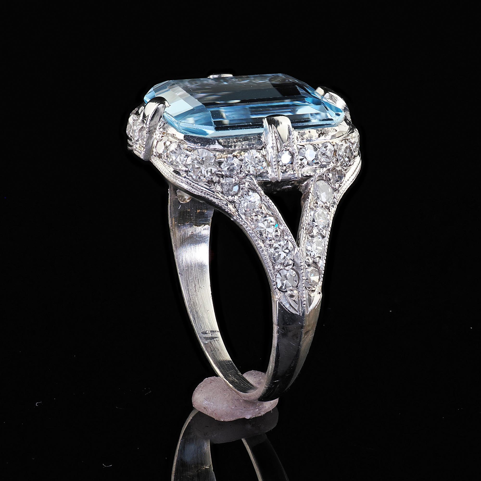 Bague Art déco ancienne en platine, aigue-marine et diamant taille ancienne en vente 4