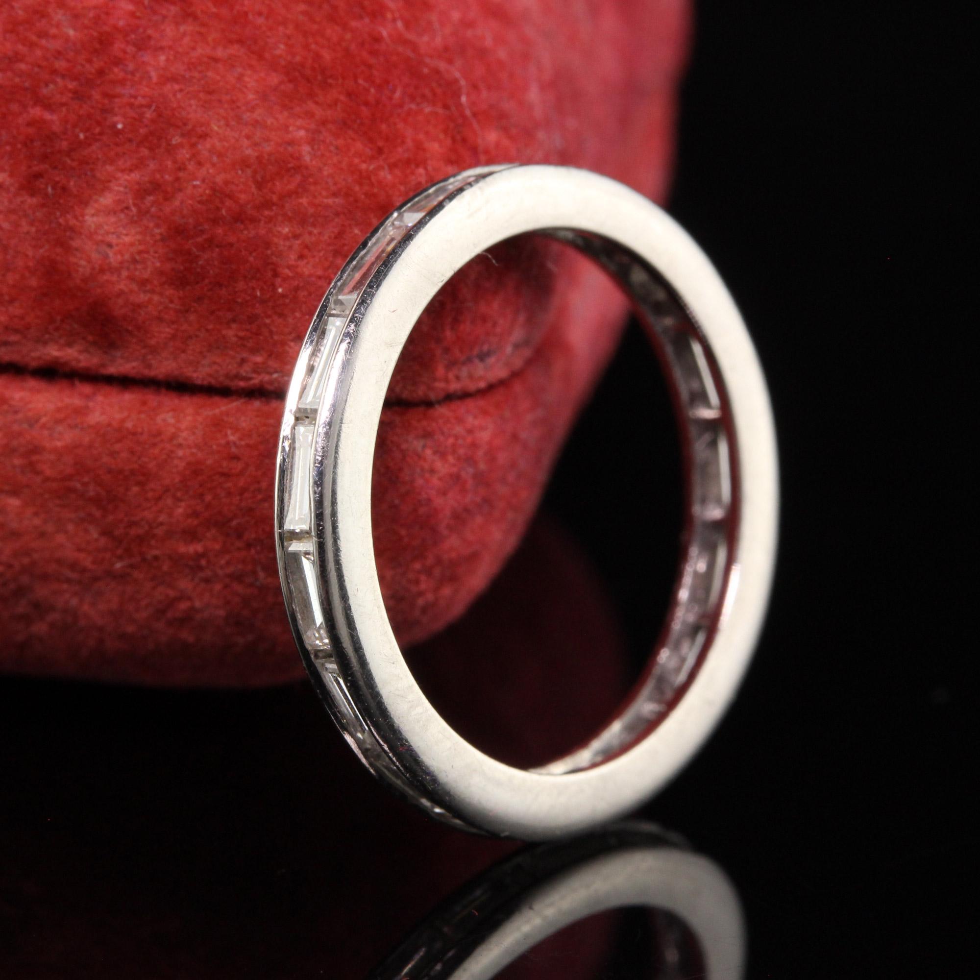 Rétro Bracelet d'éternité rétro vintage en platine avec diamants baguettes - Taille 6 en vente