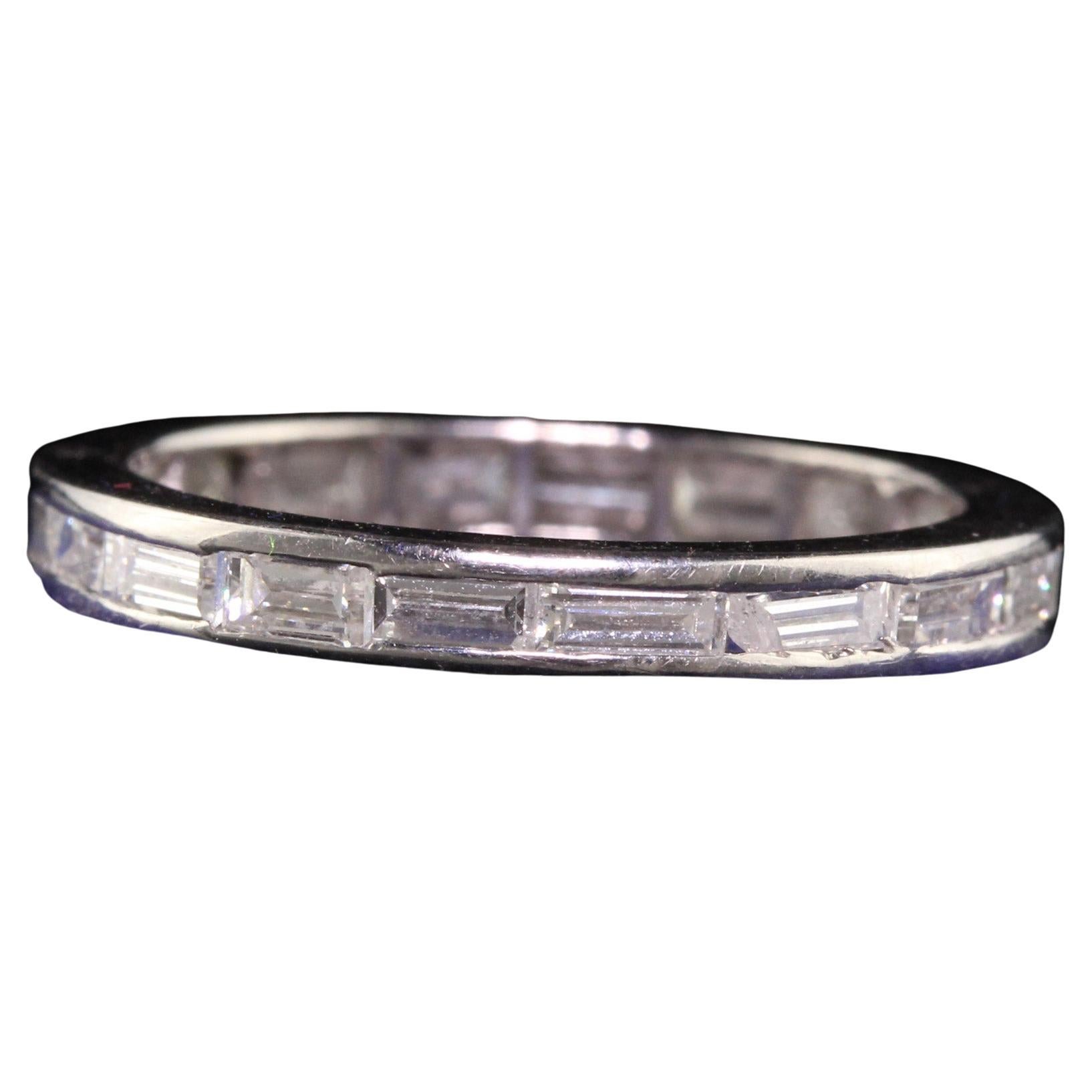 Antiker Art Deco Platin Baguette-Diamant-Eternity-Ring