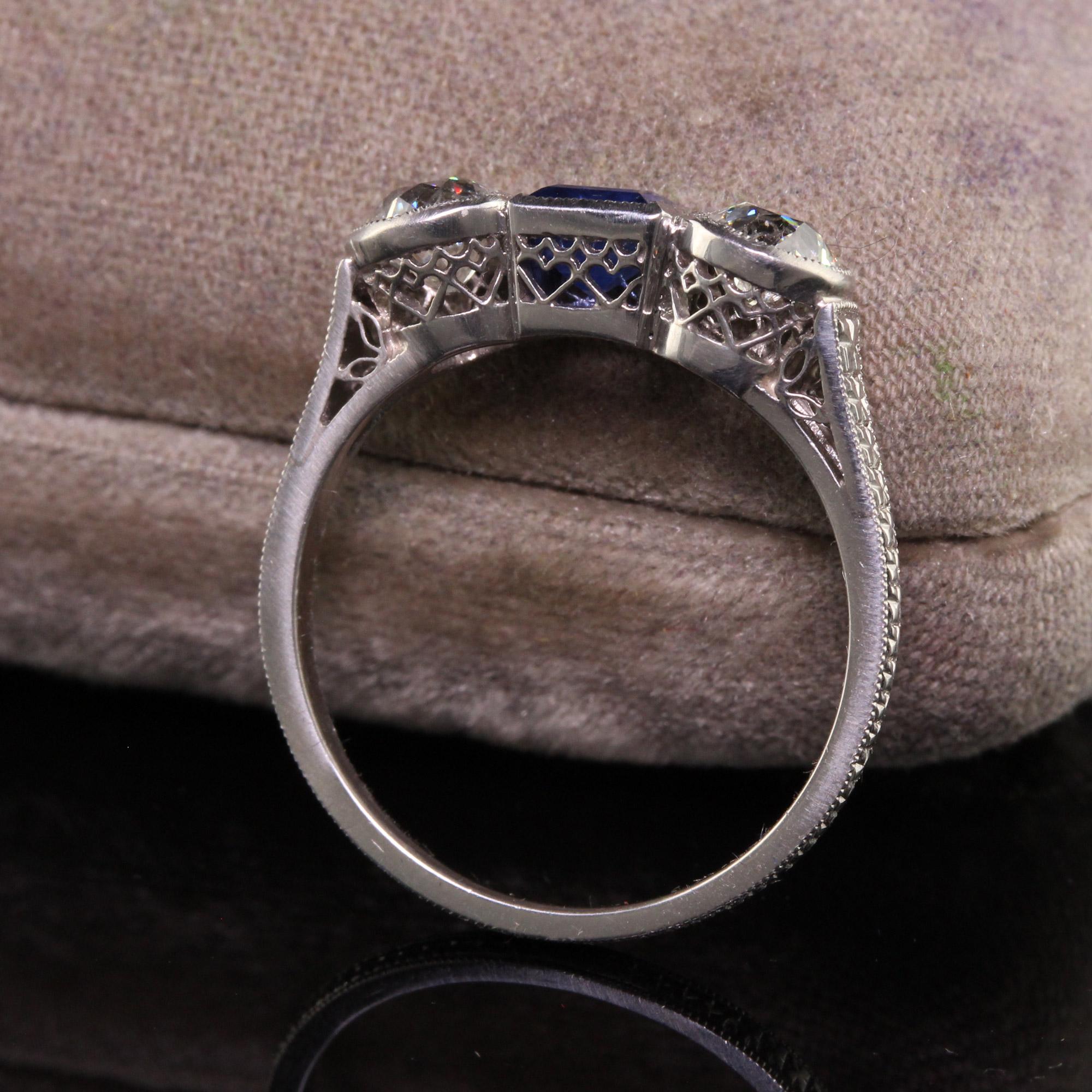 Antique Art Deco Platinum Burma No Heat Sapphire Diamond Three Stone Ring, GIA In Good Condition For Sale In Great Neck, NY