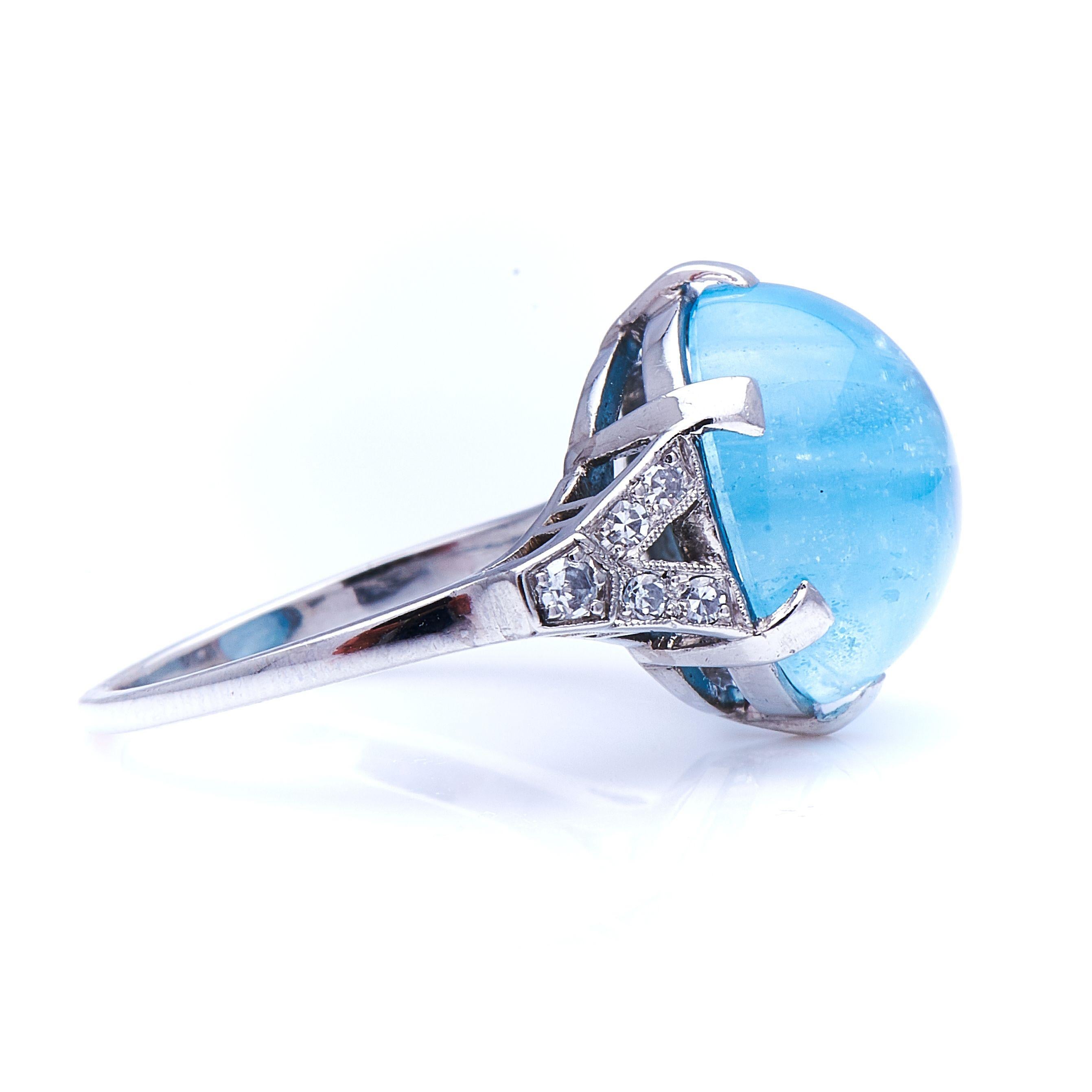 Antique Art Deco, Platinum, Cabochon Aquamarine and Diamond Ring In Excellent Condition In Rochford, Essex