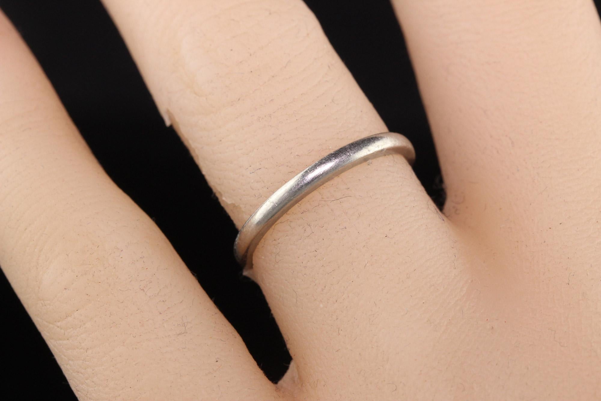 Antique Art Deco Platinum Classic Plain Engraved Wedding Band In Good Condition For Sale In Great Neck, NY