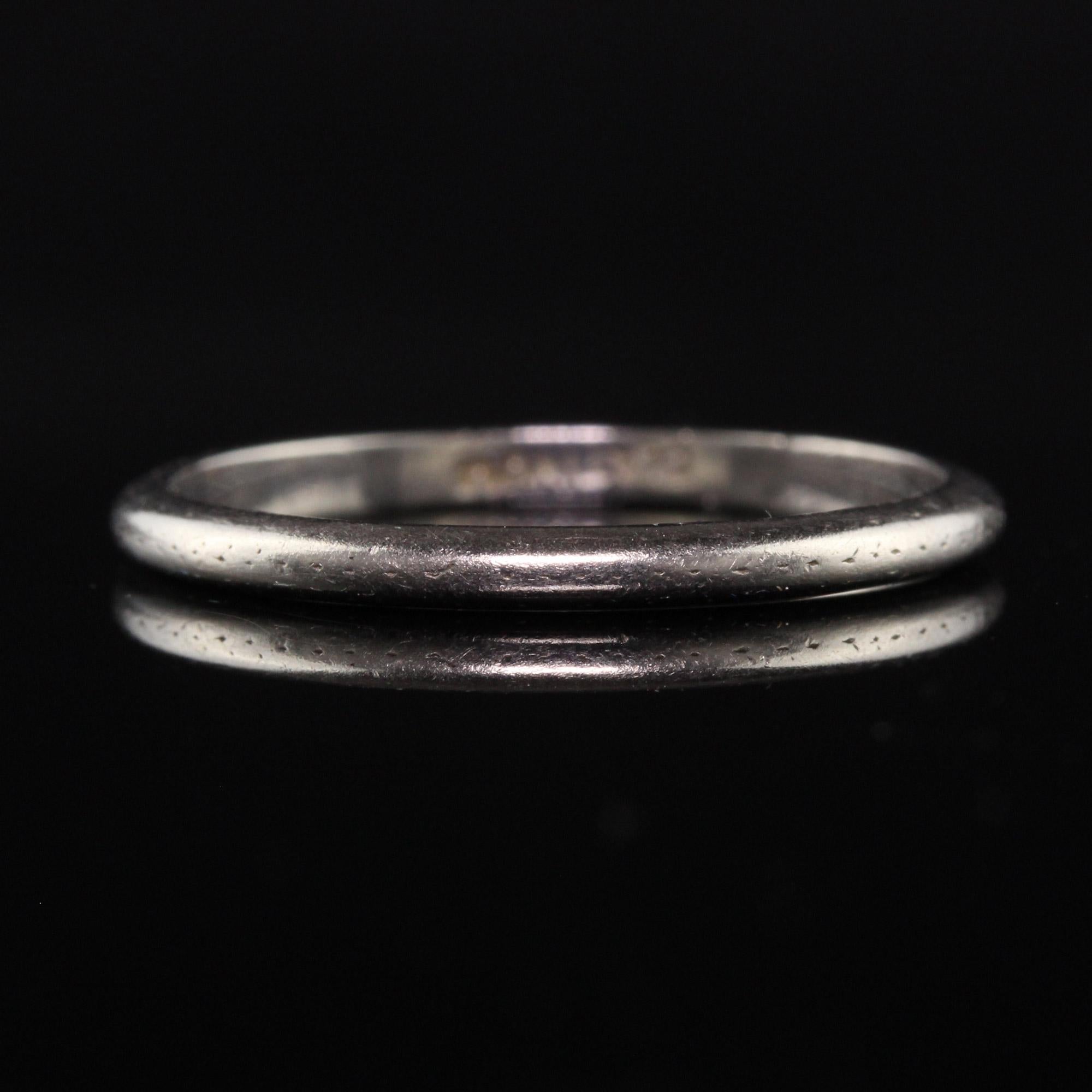 Antique Art Deco Platinum Classic Stacking Wedding Band In Good Condition For Sale In Great Neck, NY