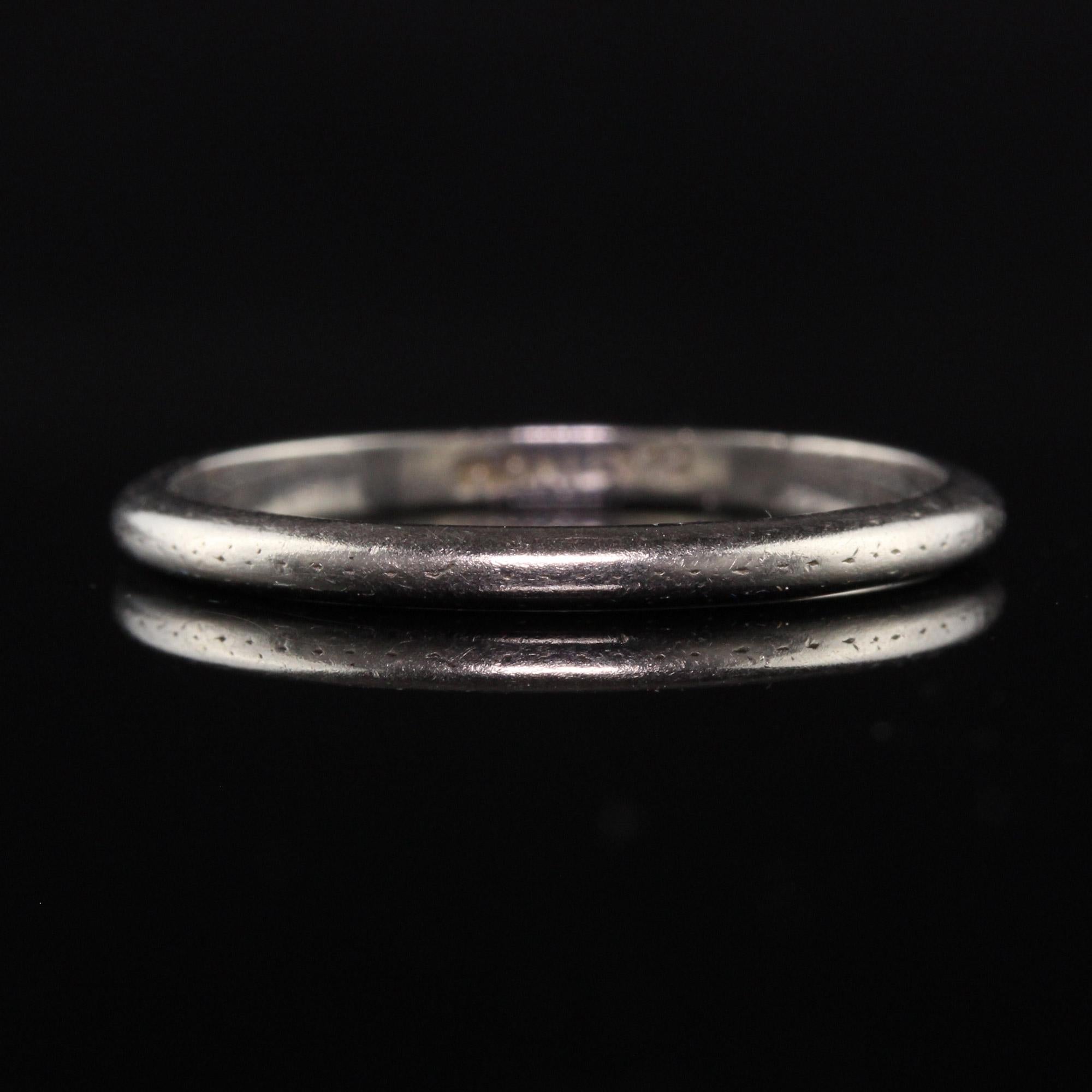 Antique Art Deco Platinum Classic Stacking Wedding Band In Good Condition For Sale In Great Neck, NY