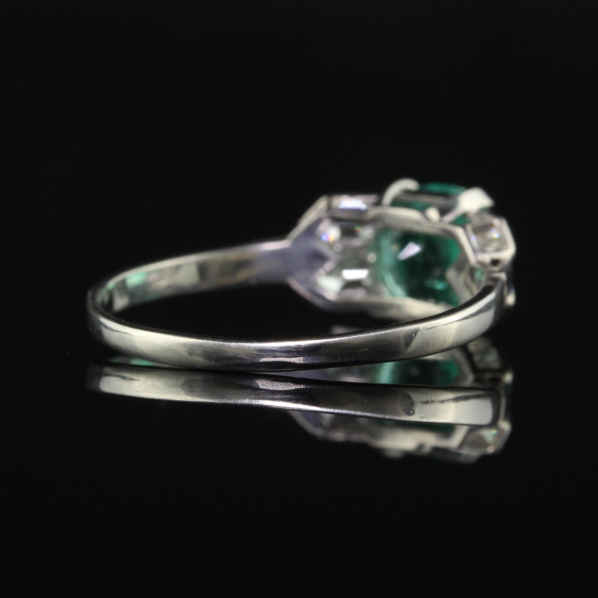 Antique Art Deco Platinum Colombian Emerald and Diamond Engagement Ring For Sale 1