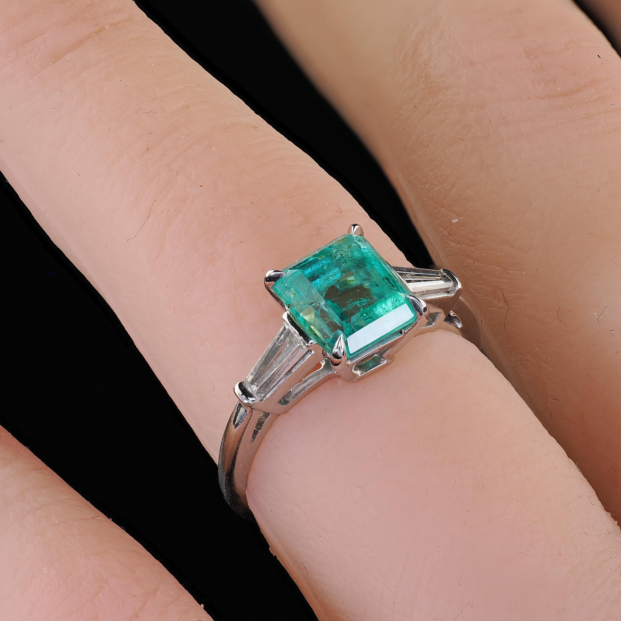 Antique Art Deco Platinum Colombian Emerald and Diamond Engagement Ring 4