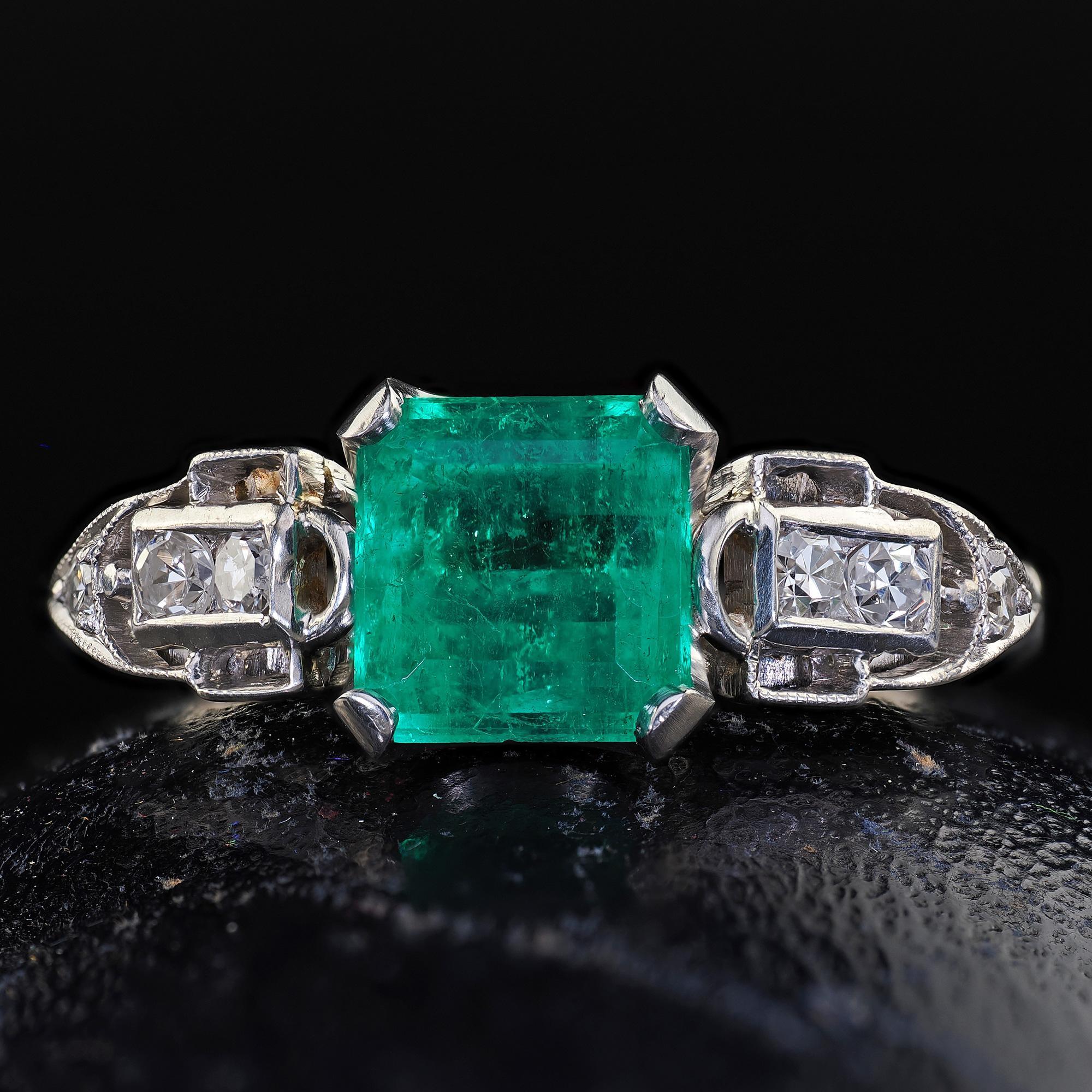 Antique Art Deco Platinum Colombian Emerald and Diamond Engagement Ring - GIA For Sale 1