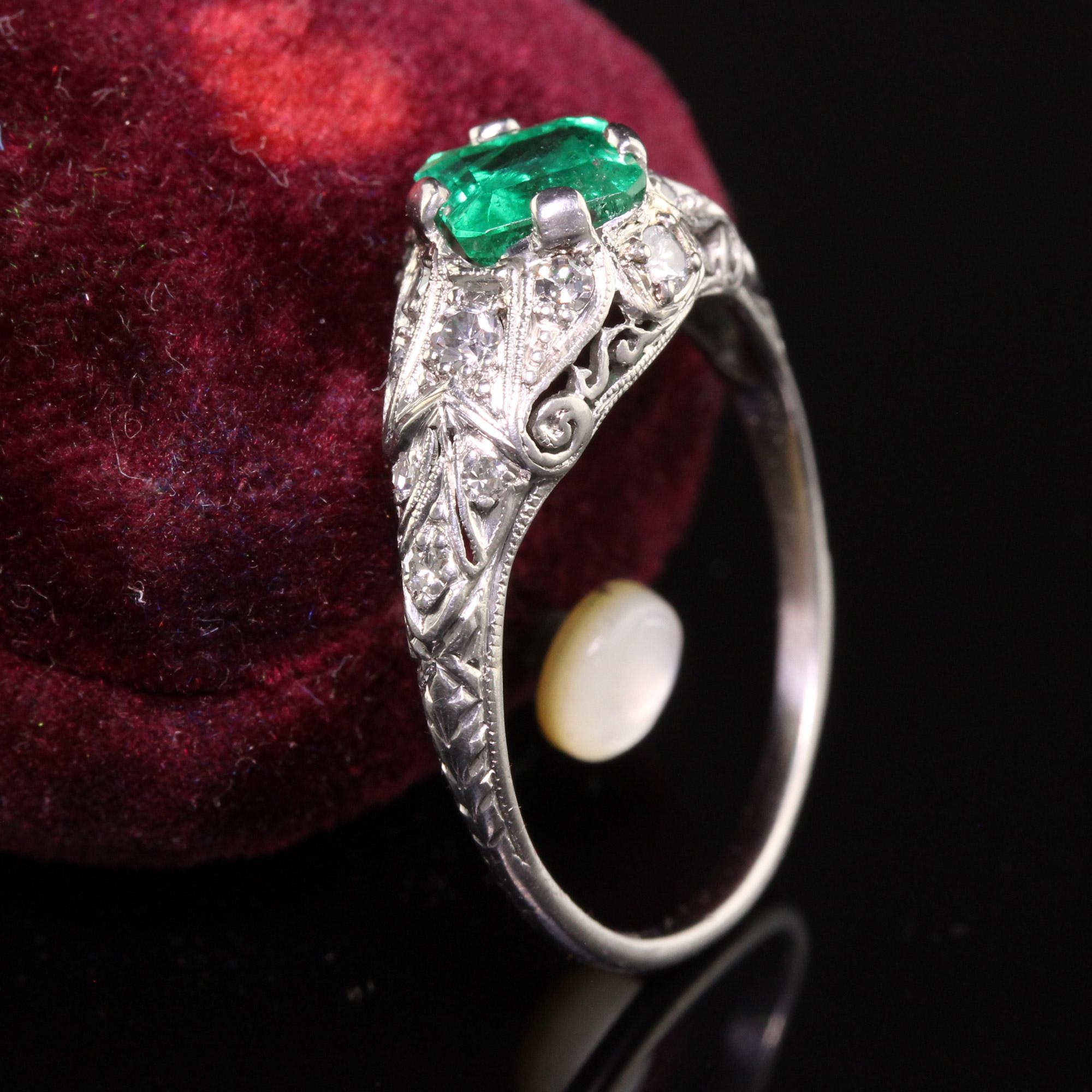 Antiker kolumbianischer filigraner Art-Déco-Verlobungsring aus Platin mit Smaragd und Diamant (Art déco)