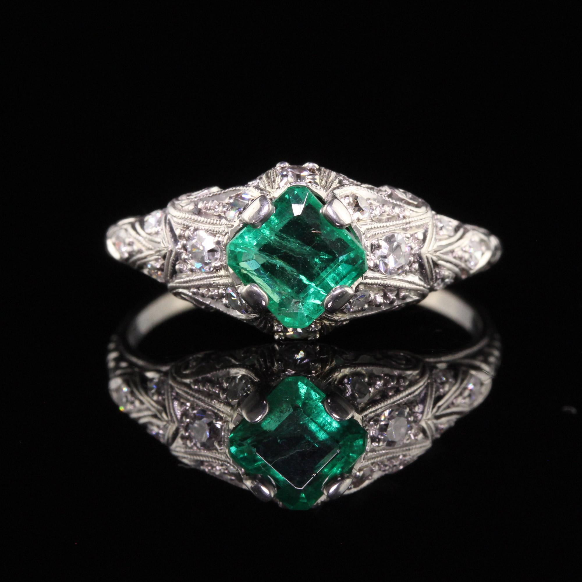Antique Art Deco Platinum Colombian Emerald Diamond Filigree Engagement Ring In Good Condition In Great Neck, NY