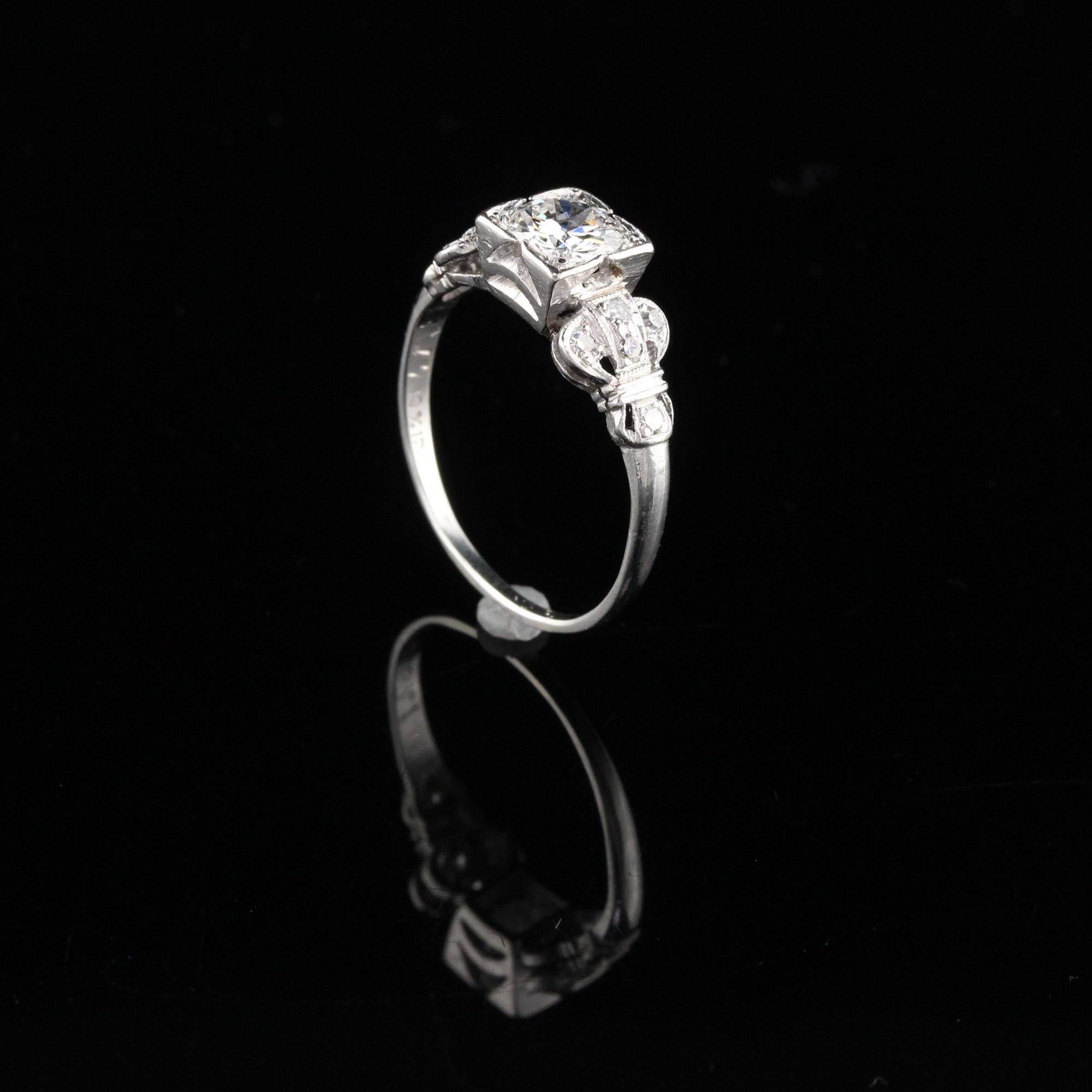Women's Antique Art Deco Platinum Diamond Engagement Ring