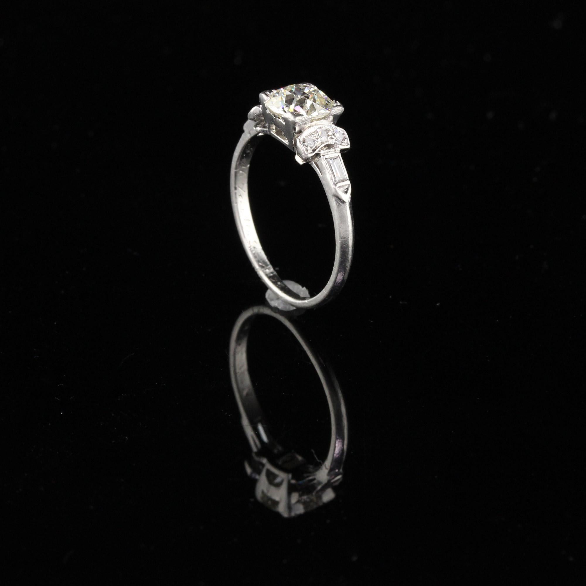 Women's Antique Art Deco Platinum Diamond Engagement Ring