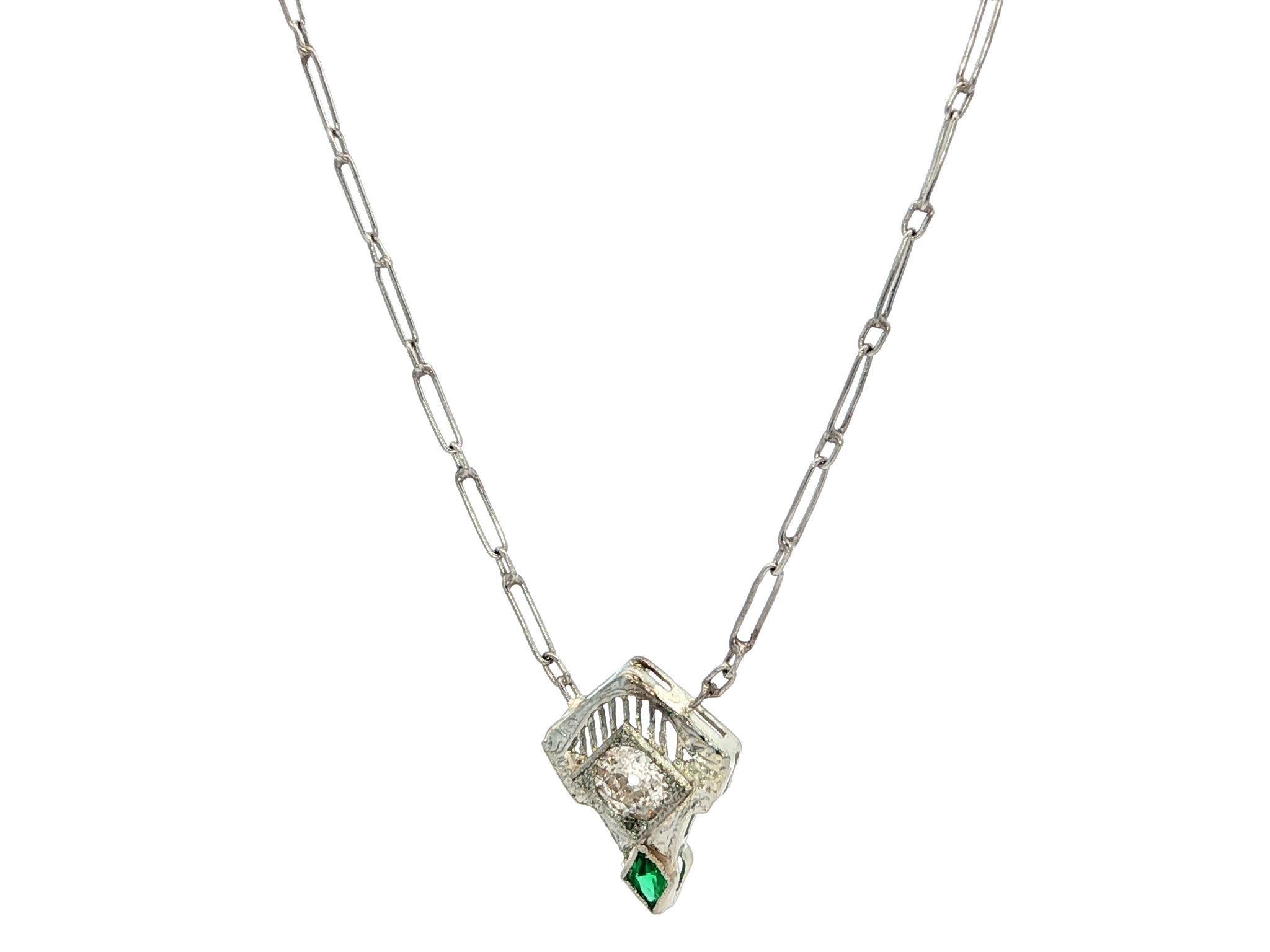 Pendentif diamant antique en platine Art Deco avec chaîne ajourée faite à la main en vente 1