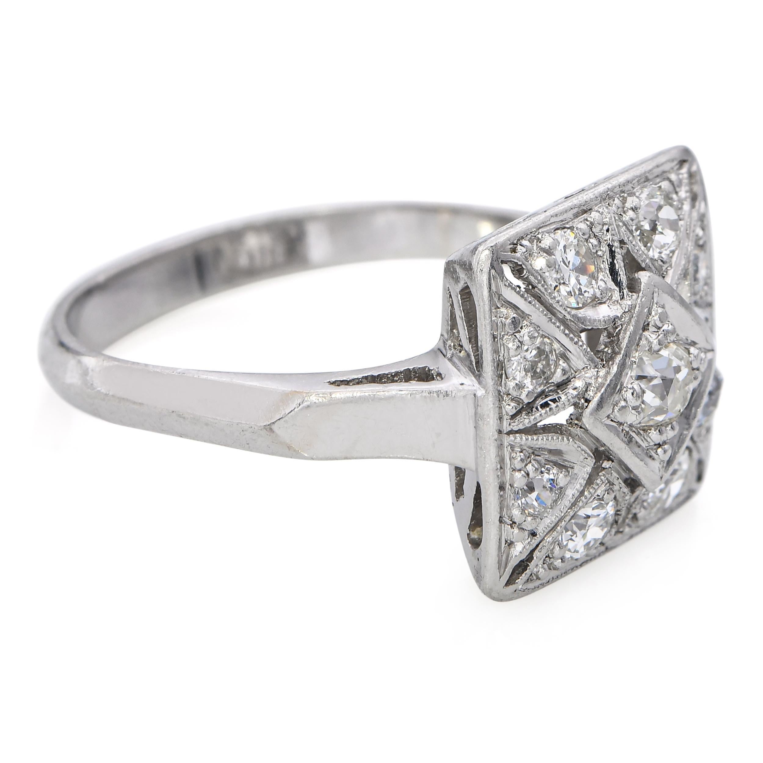 Donna Anello di diamanti in platino in stile antico Art Deco in vendita
