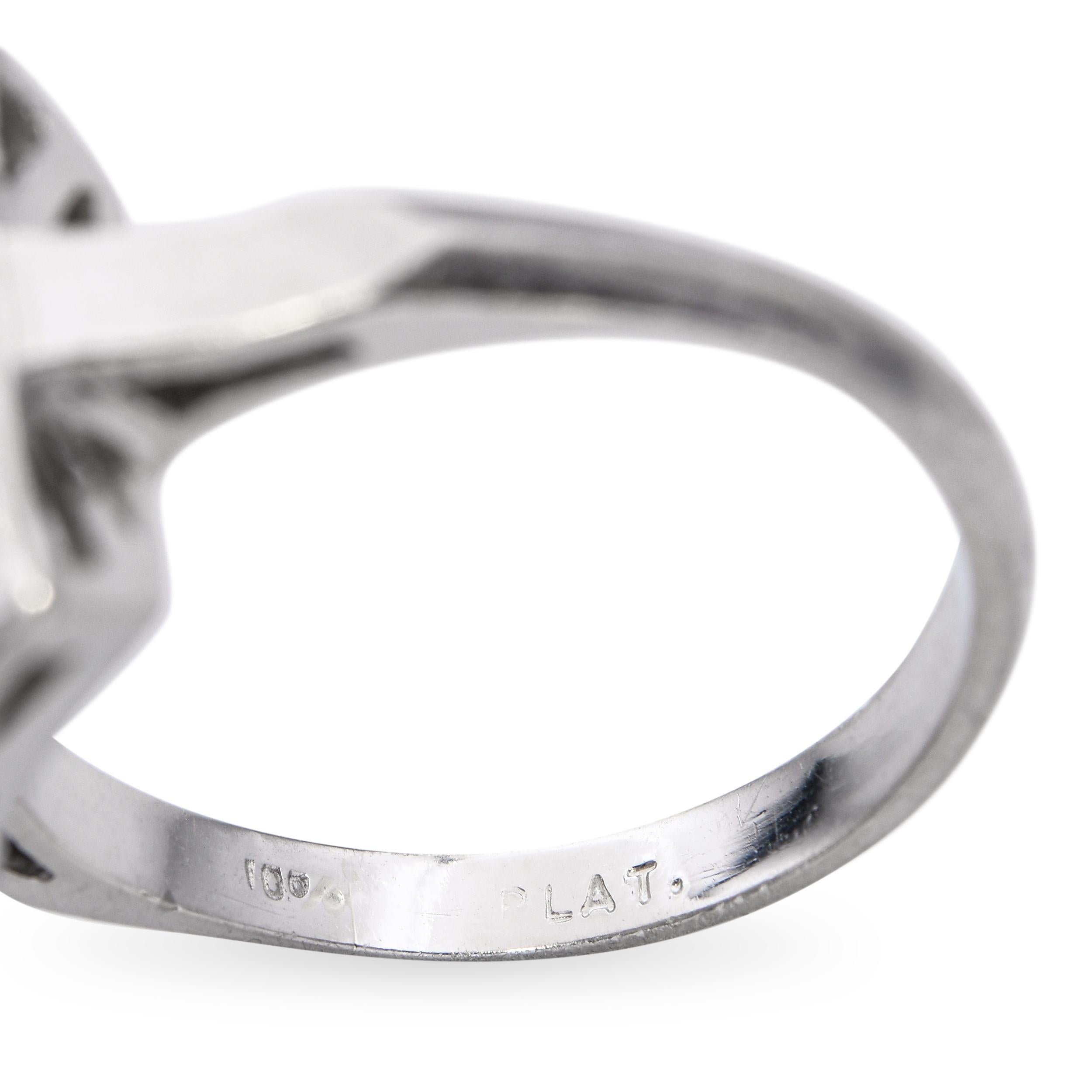 Anello di diamanti in platino in stile antico Art Deco in vendita 1