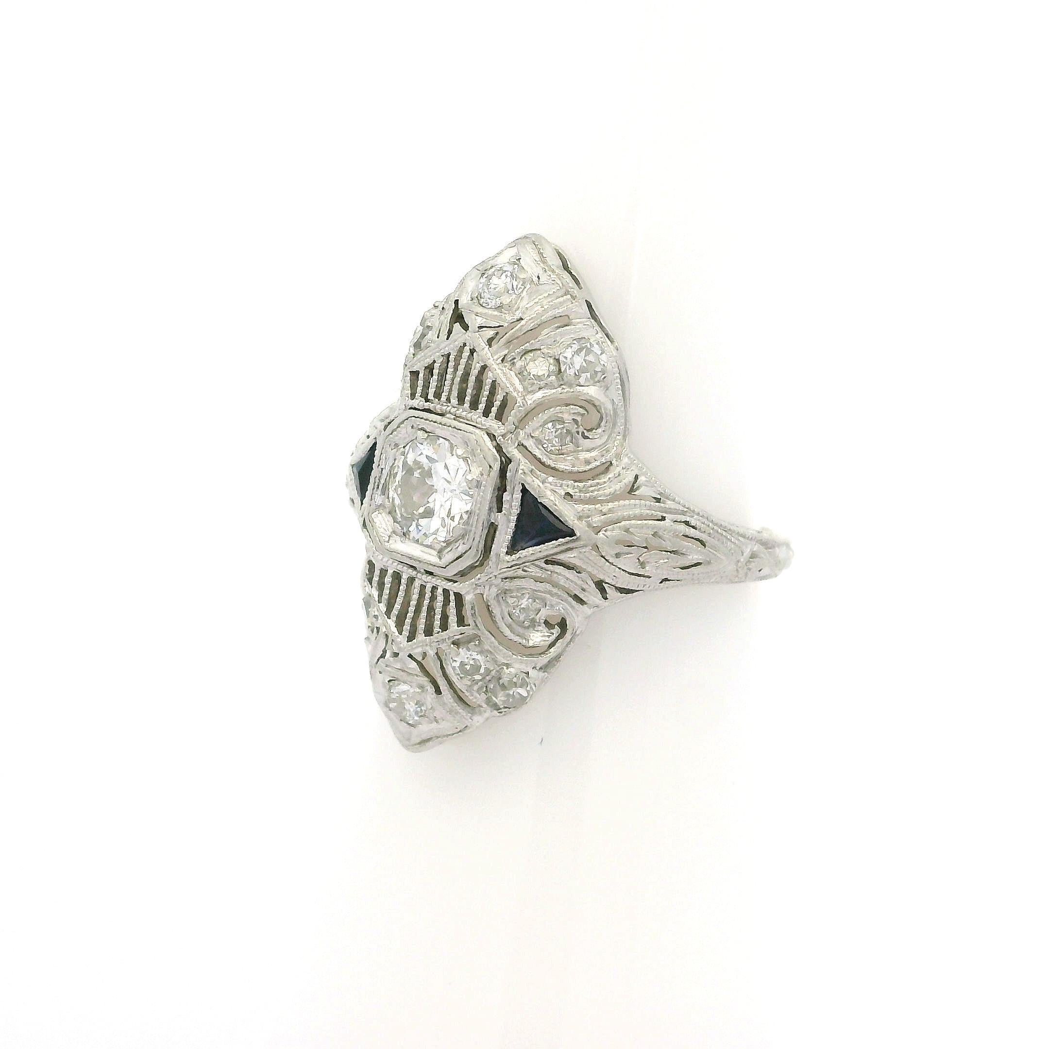 Antique Art Deco Platinum Diamond & Sapphire Filigree Milgrain Work Dinner Ring im Angebot 6