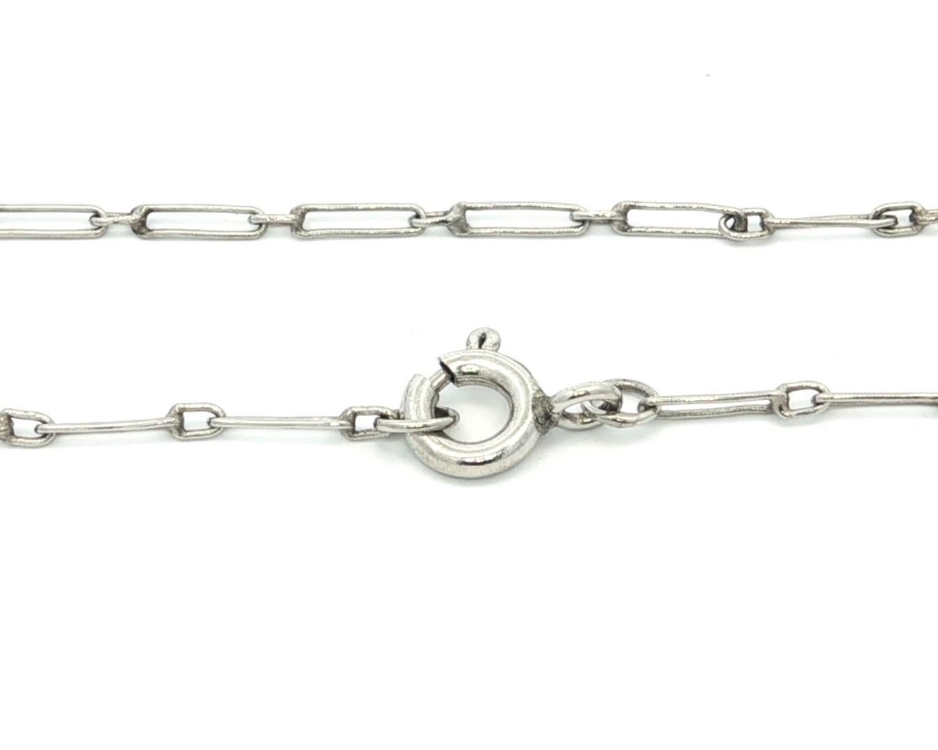 Antico ciondolo in platino Art Deco con scudo di diamanti Collana a catena fatta a mano in vendita 2