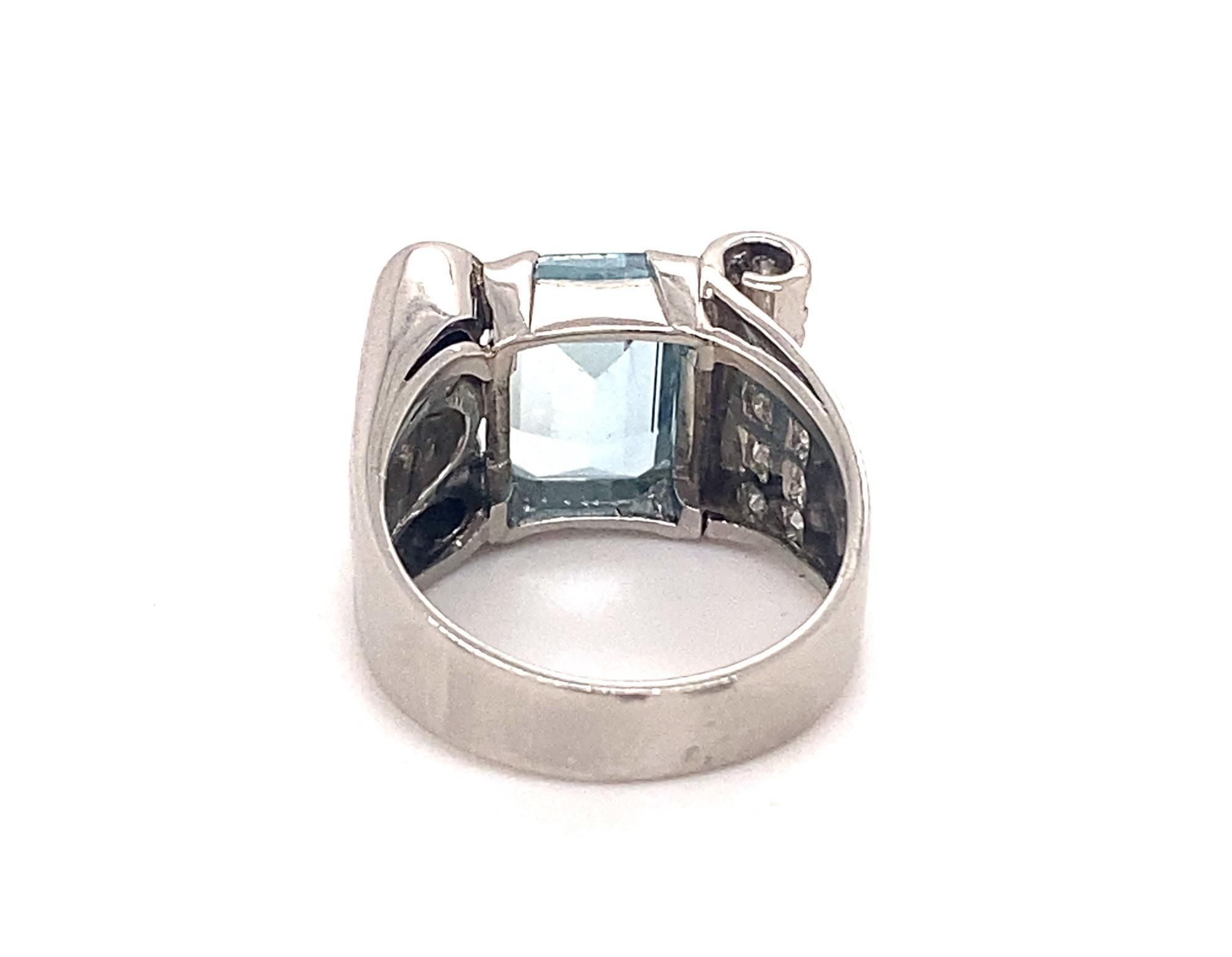 Antique Art Deco Platinum Diamonds 2.5C Aquamarine Ring In Good Condition For Sale In Woodland Hills, CA