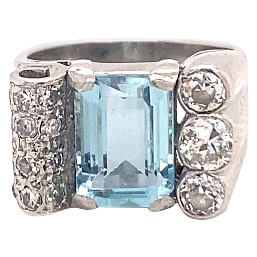 Antique Art Deco Platinum Diamonds 2.5C Aquamarine Ring For Sale