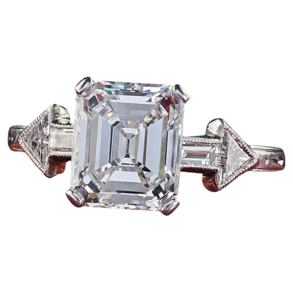 Antique Art Deco Platinum Emerald Cut Arrow Design Engagement Ring - GIA For Sale