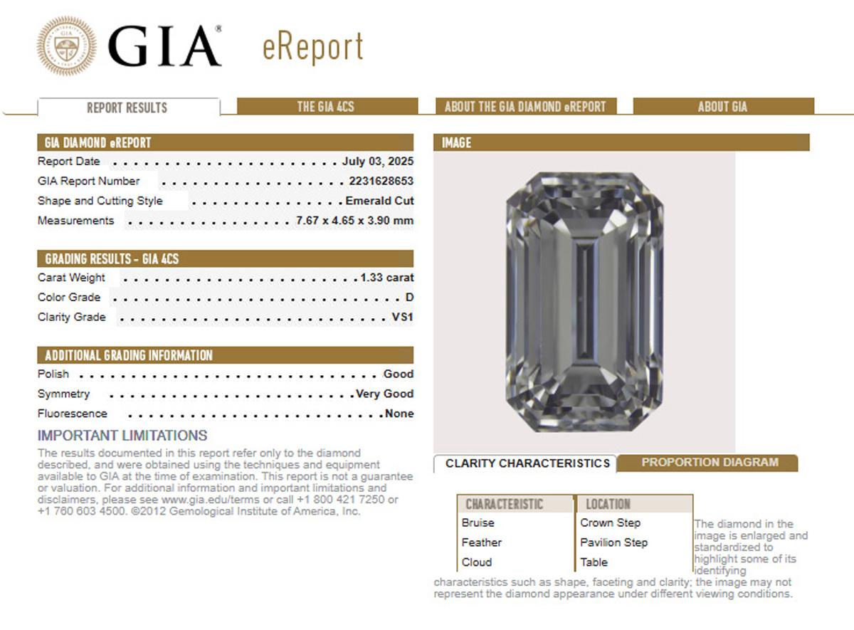 Anello di fidanzamento aureolato con diamante taglio smeraldo francese in platino Antique French - GIA in vendita 5