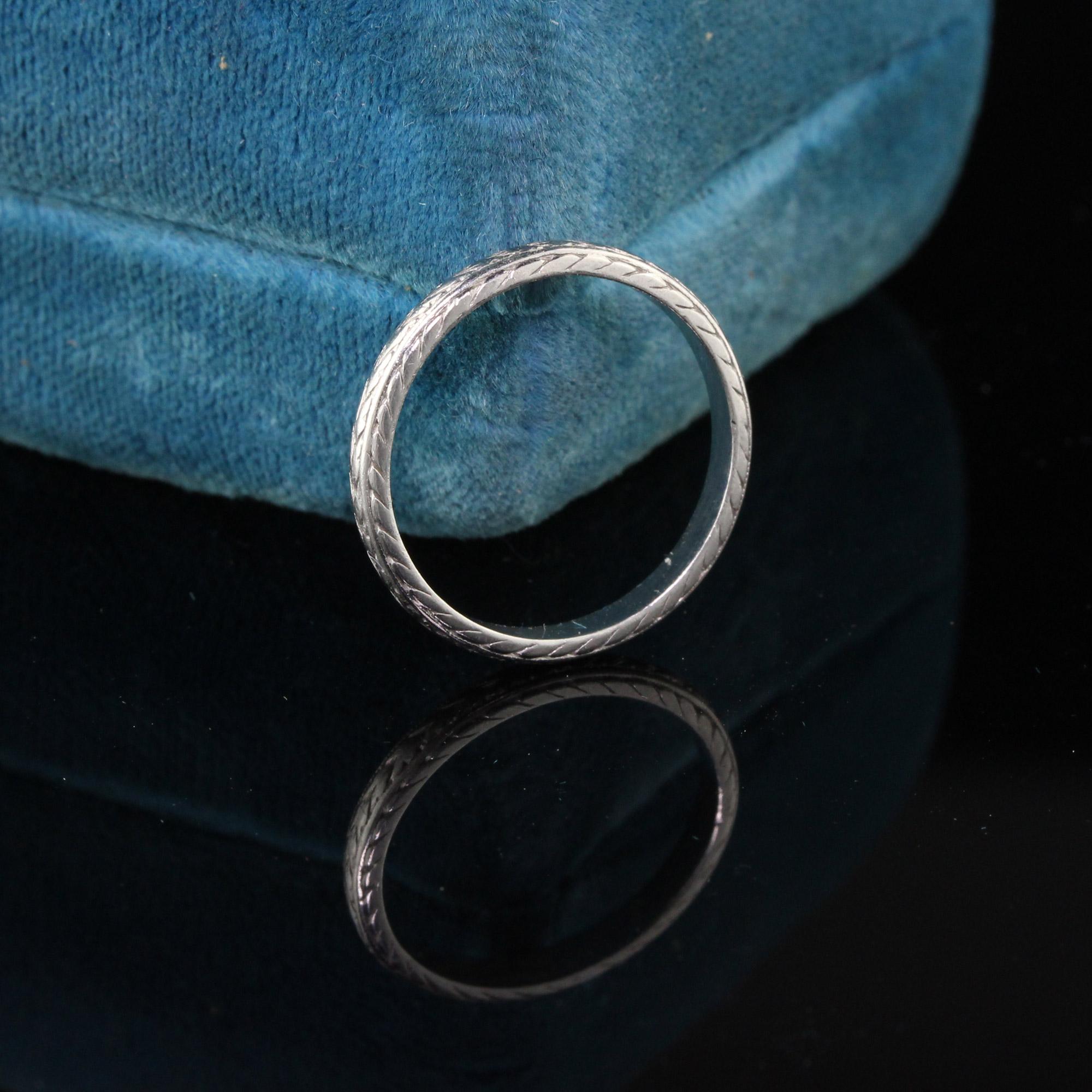 Antique Art Deco Platinum Engraved Wedding Band In Good Condition In Great Neck, NY