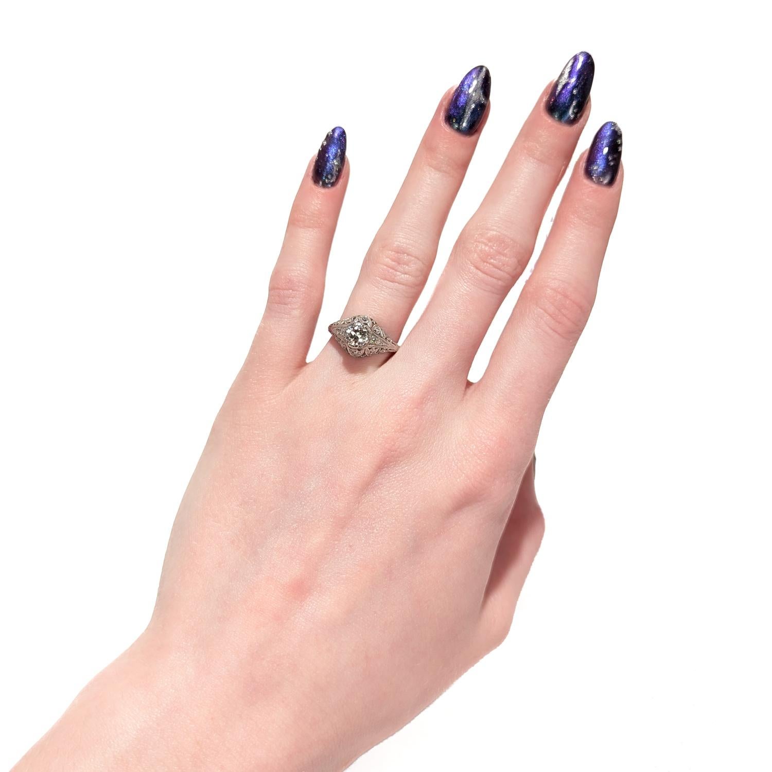 Taille vieille Europe Bague solitaire Art déco ancienne en platine filigrane avec diamant taille vieille Europe en vente