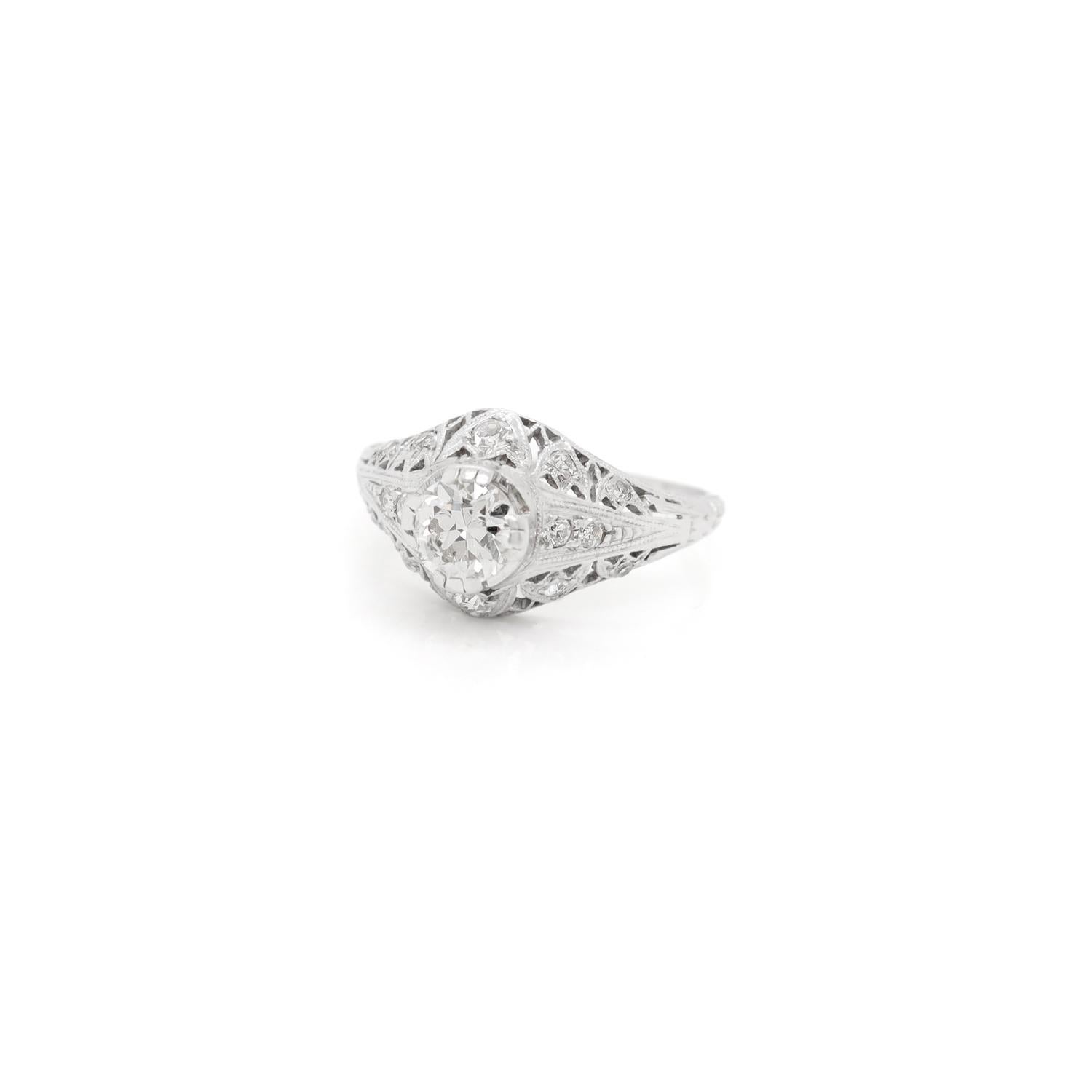 Bague solitaire Art déco ancienne en platine filigrane avec diamant taille vieille Europe Bon état - En vente à Philadelphia, PA