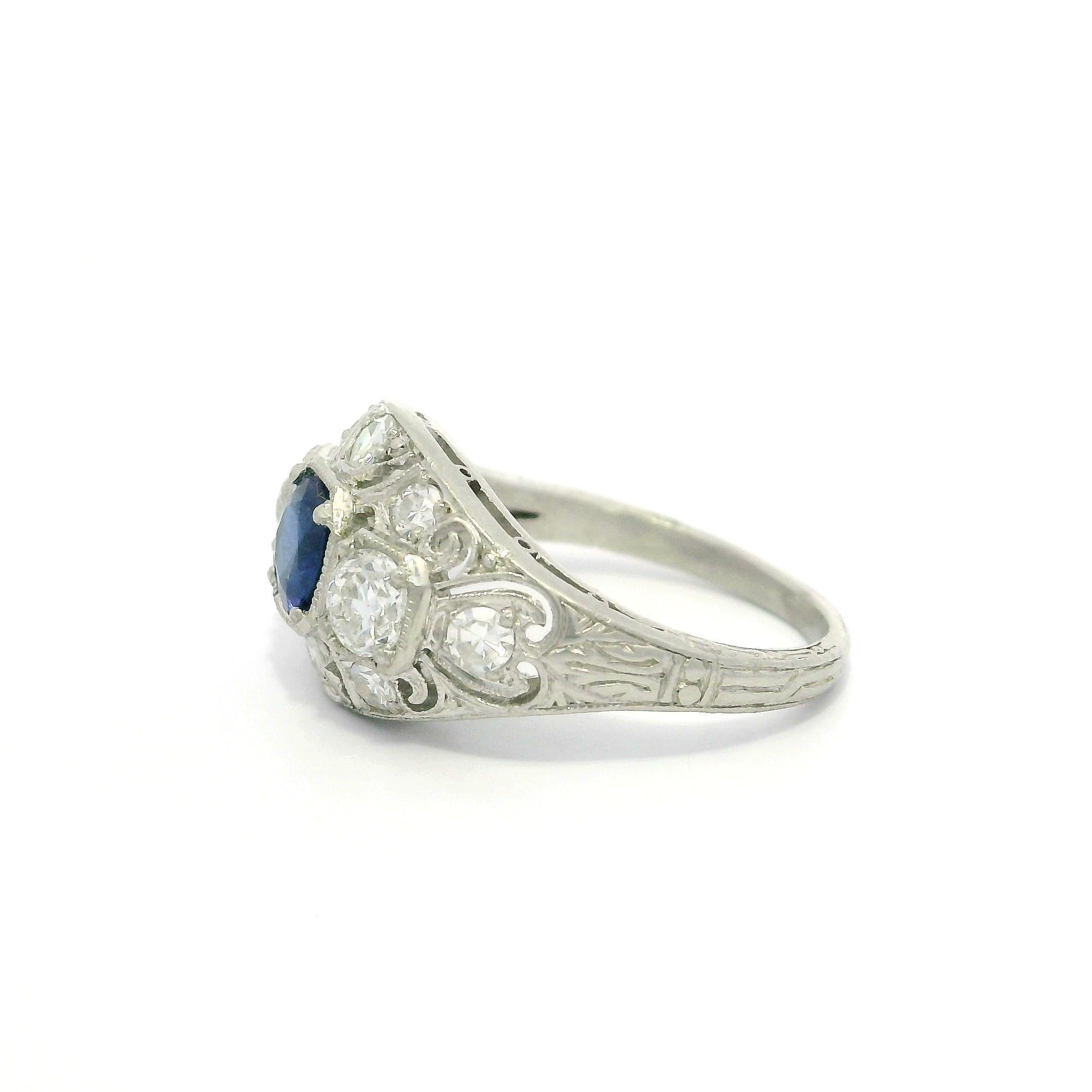 Antique Art Deco Platinum GIA 0.97ctw Burma No Heat Sapphire & Diamond Ring en venta 4