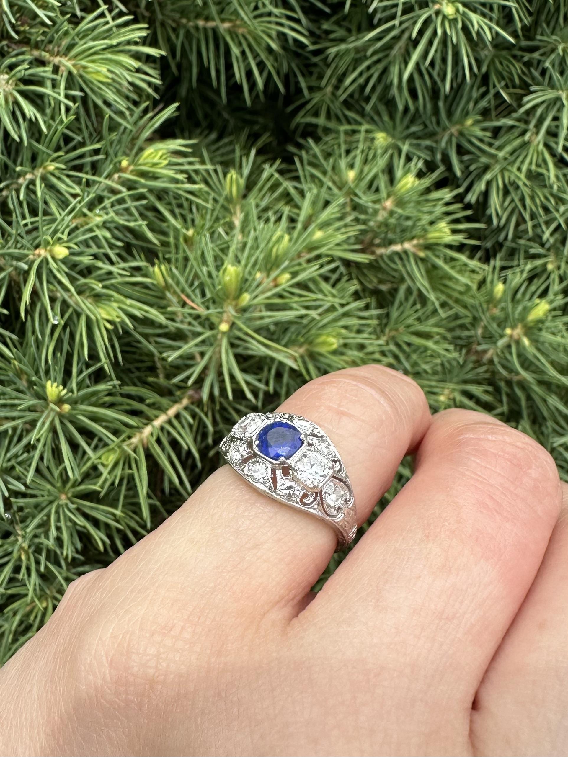 De las mujeres Antique Art Deco Platinum GIA 0.97ctw Burma No Heat Sapphire & Diamond Ring en venta
