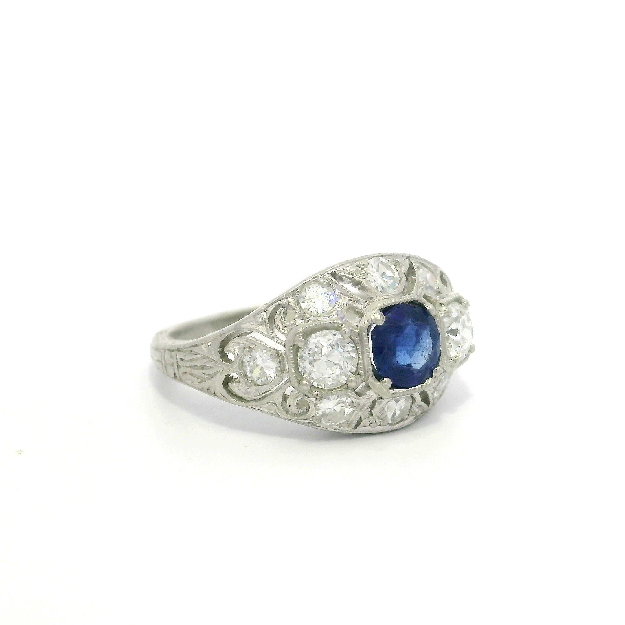 Antique Art Deco Platinum GIA 0.97ctw Burma No Heat Sapphire & Diamond Ring en venta 1