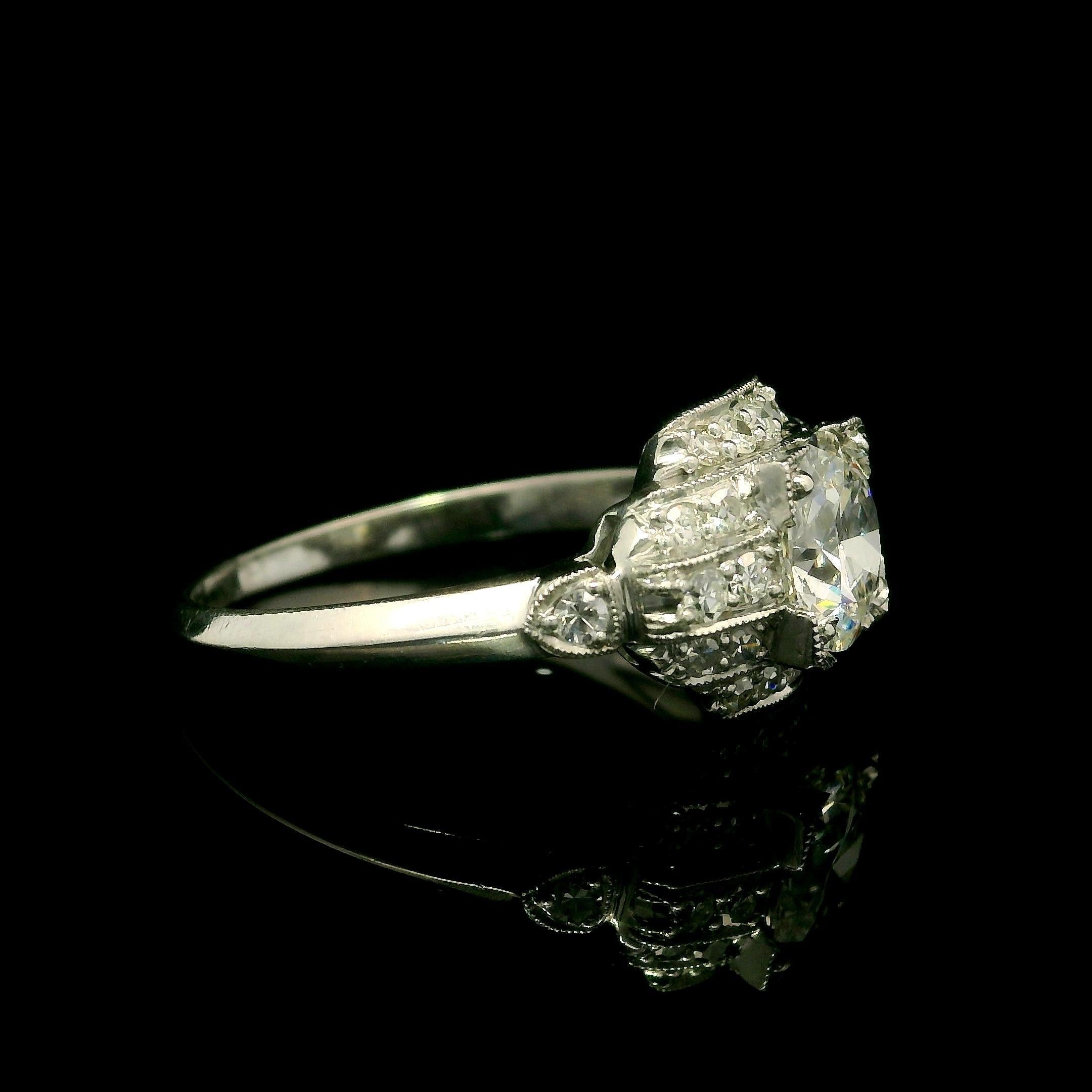 Taglio rotondo Antique Art Deco Platinum GIA 1.18ct Old Round Cut Diamond Layer Stack Look Ring in vendita